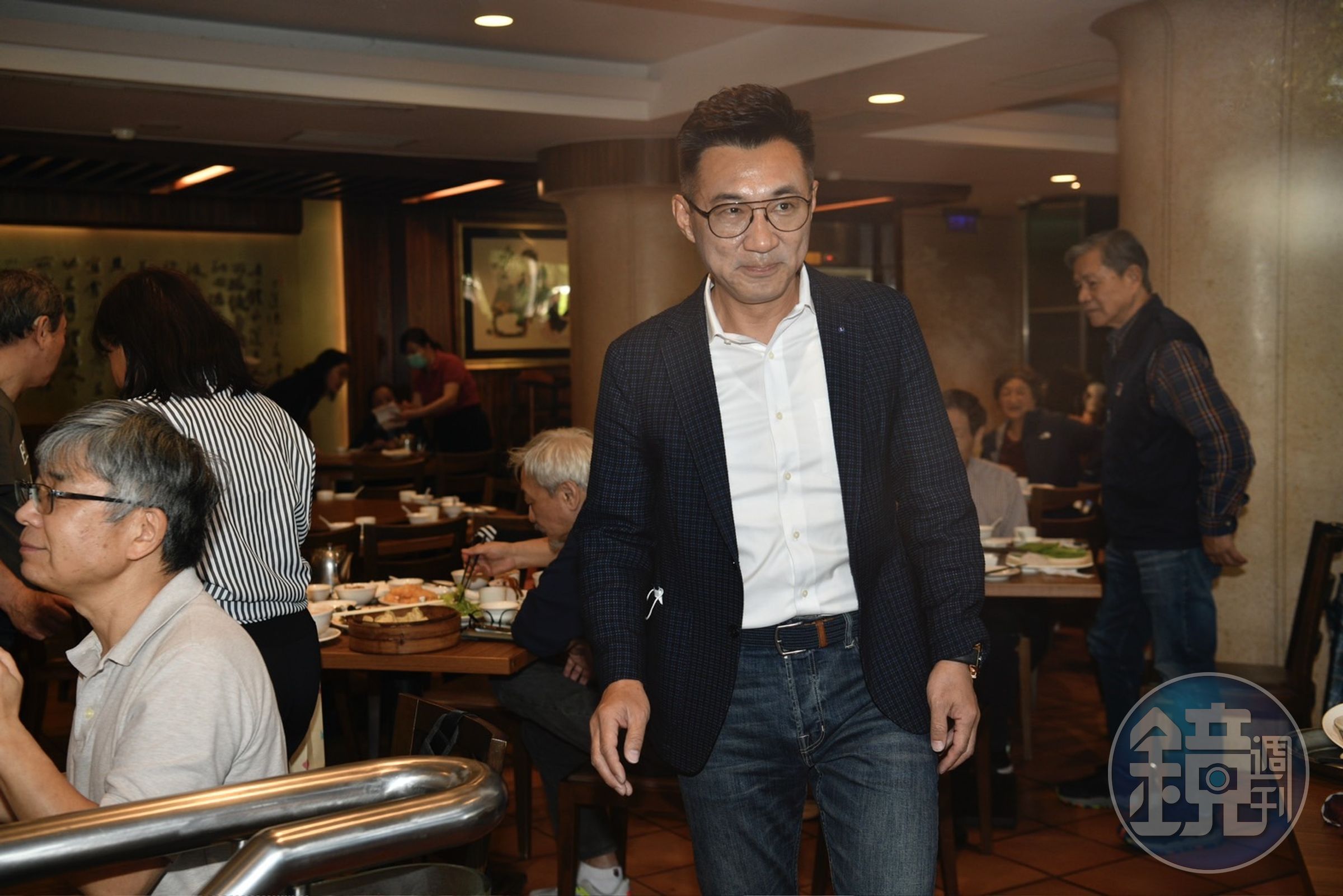 江啟臣今出席韓國瑜宴請藍委的午宴，被問到若參選台中市長怎兼顧副院長一職，他僅強調目前國會的事情最重要。
