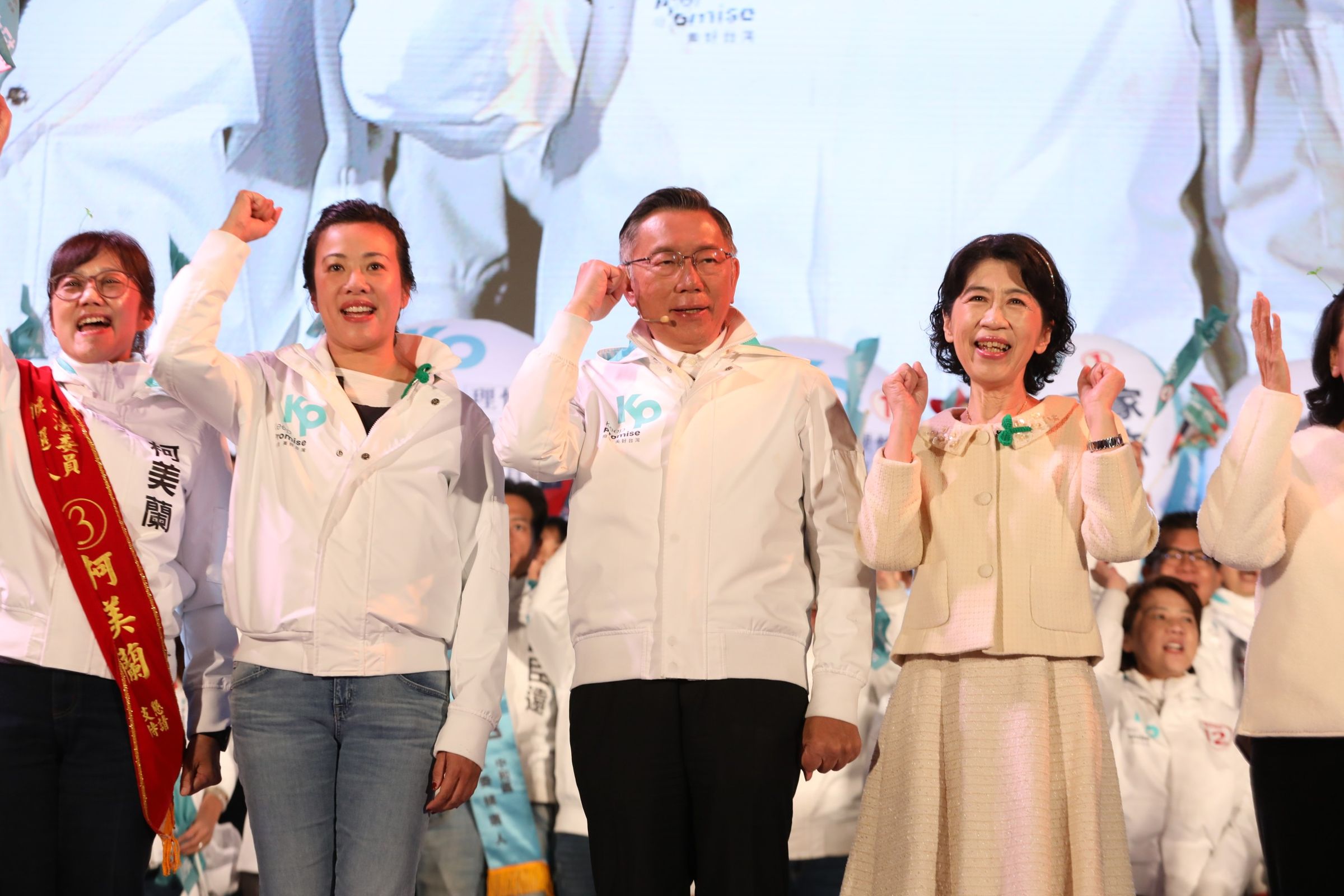 總統大選柯文哲總票數輸了98萬,然而在年輕優勢中產階級集居,全國平均所得最高的竹北、新竹市東區、苗栗竹南柯得票都勇得第一。