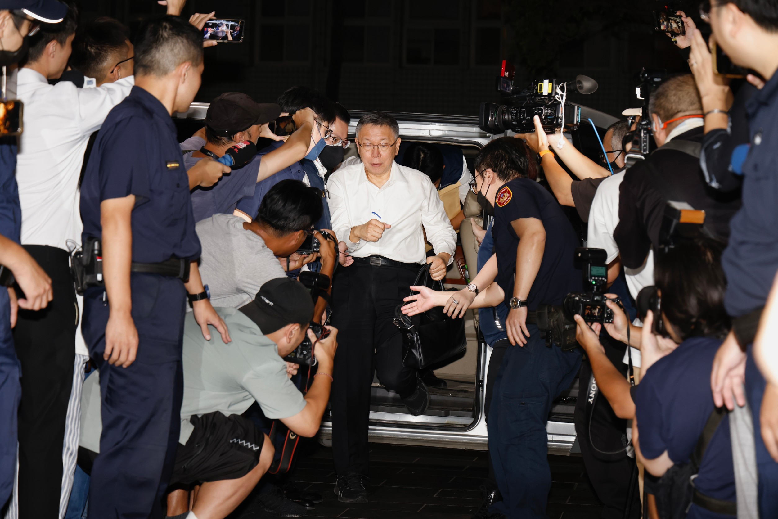 本刊掌握，柯文哲有700萬元左右涉及財產來源不明。