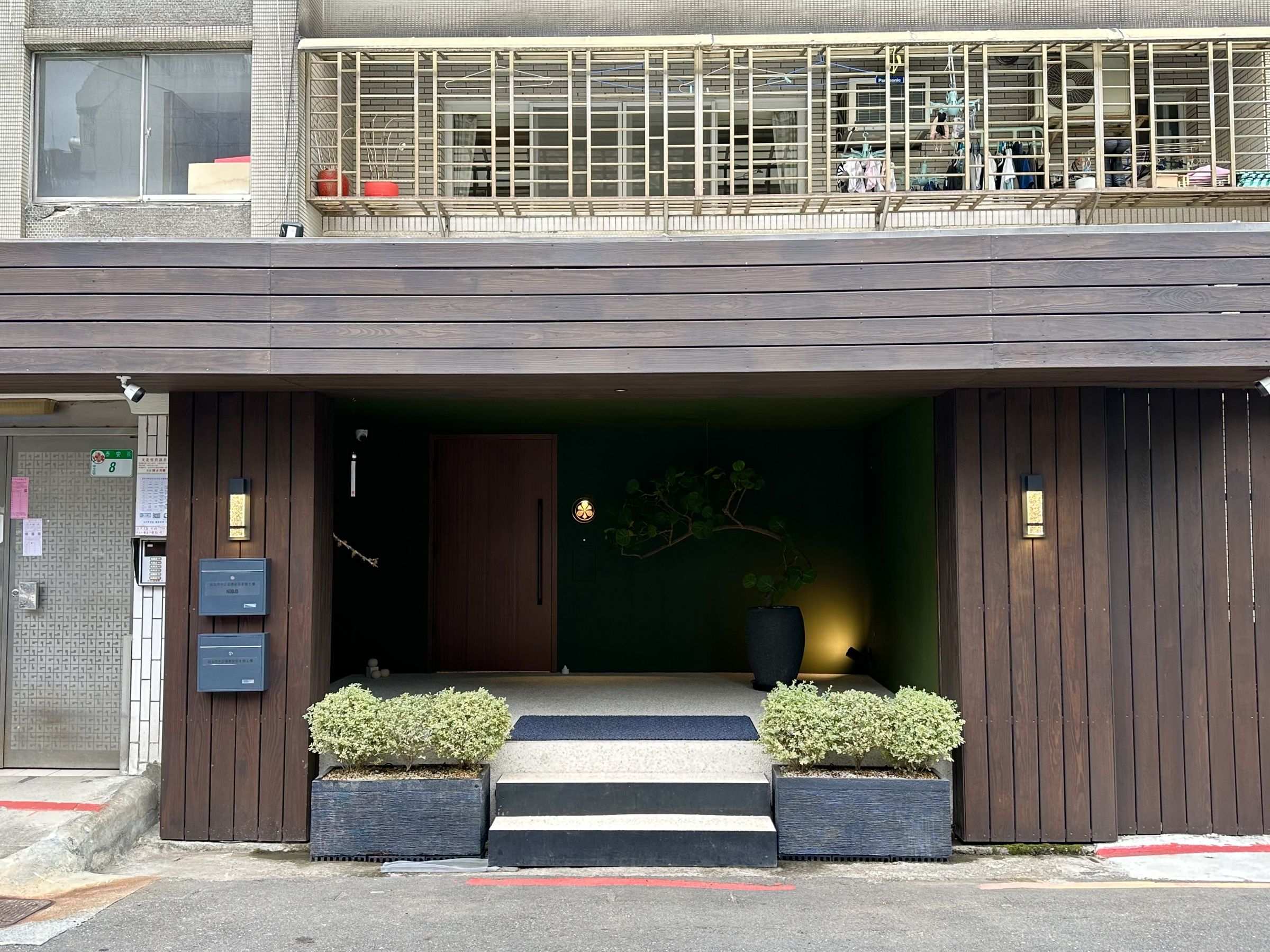 「NOBUO」隱藏在台北住宅區裡,外觀像是日本料理餐廳。