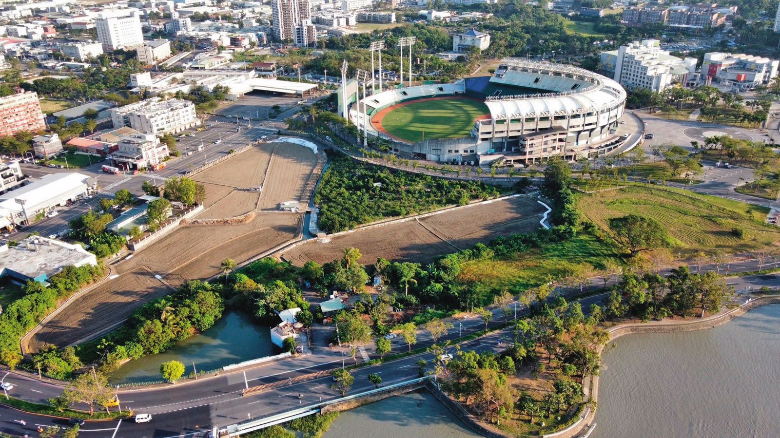 《財劃法》高雄市增幅墊底，再次引發在地藍綠口水大戰。（高雄市府提供）