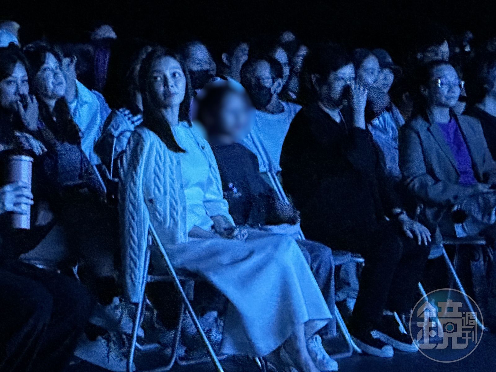 曾馨瑩帶著小女兒坐「永齡銘馨盃」搖滾區 感謝郭台銘與婆婆支持