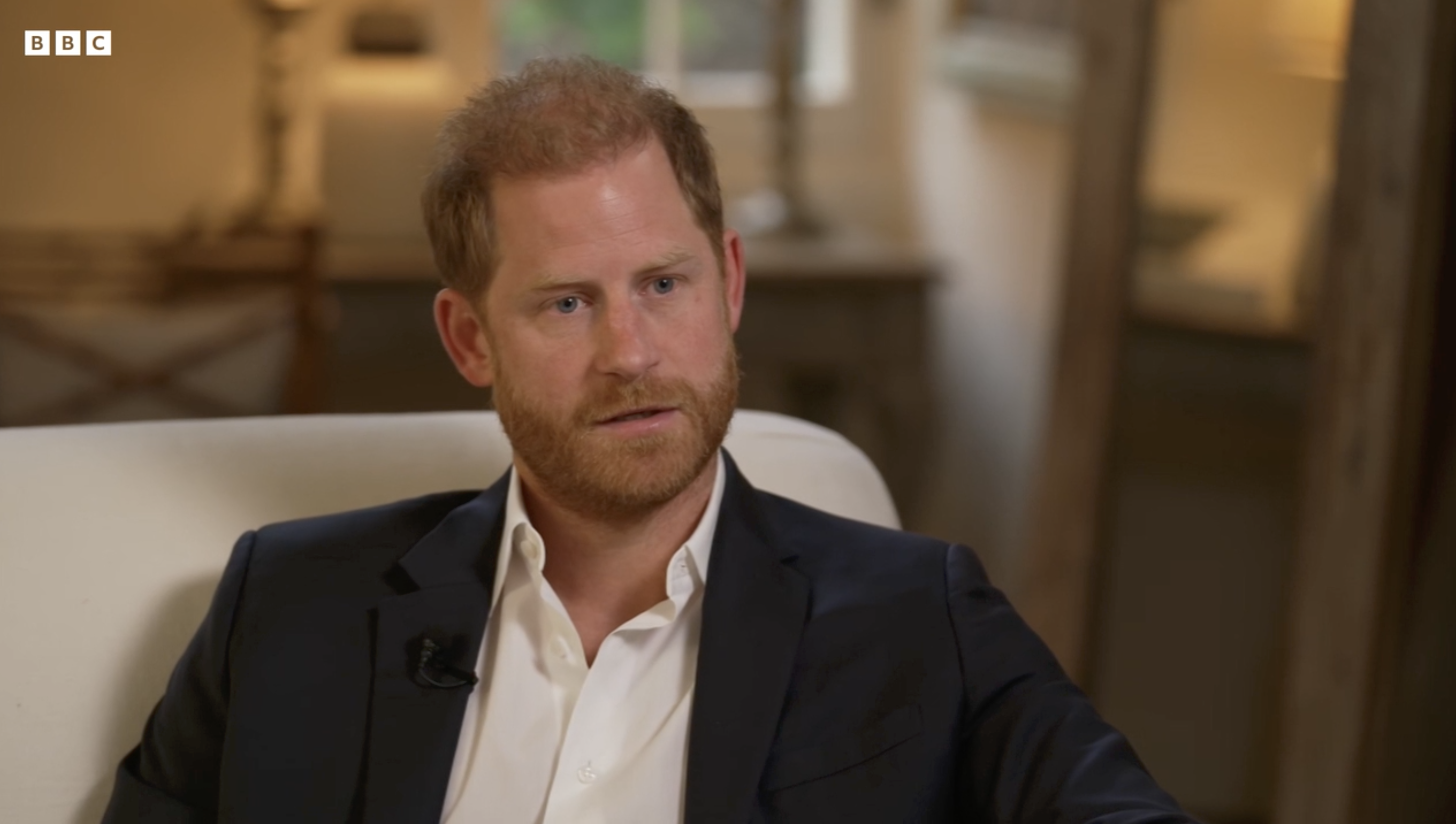 哈利王子接受BBC訪問，坦言父親查爾斯三世已不在跟他說話。（翻攝BBC畫面）