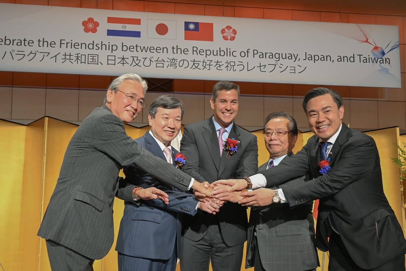 中國外交部昨（30日）宣布，對親台的日本眾議院議員古屋圭司提出凍結財產、禁止入境等「反制措施」。（翻攝自李逸洋臉書）