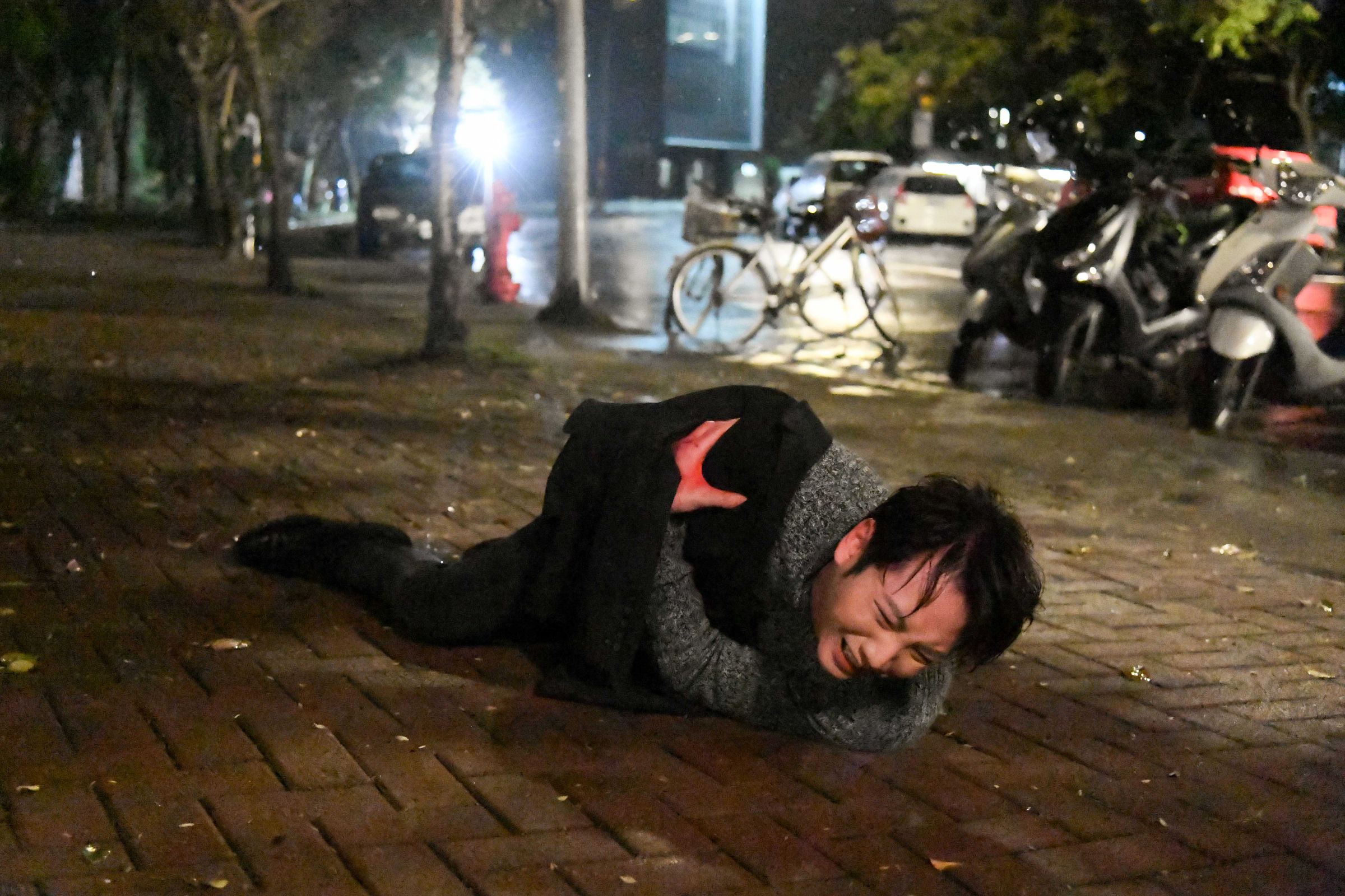李睿紳斷臂懺悔後轉當汙點證人引發收視高潮。(三立提供)