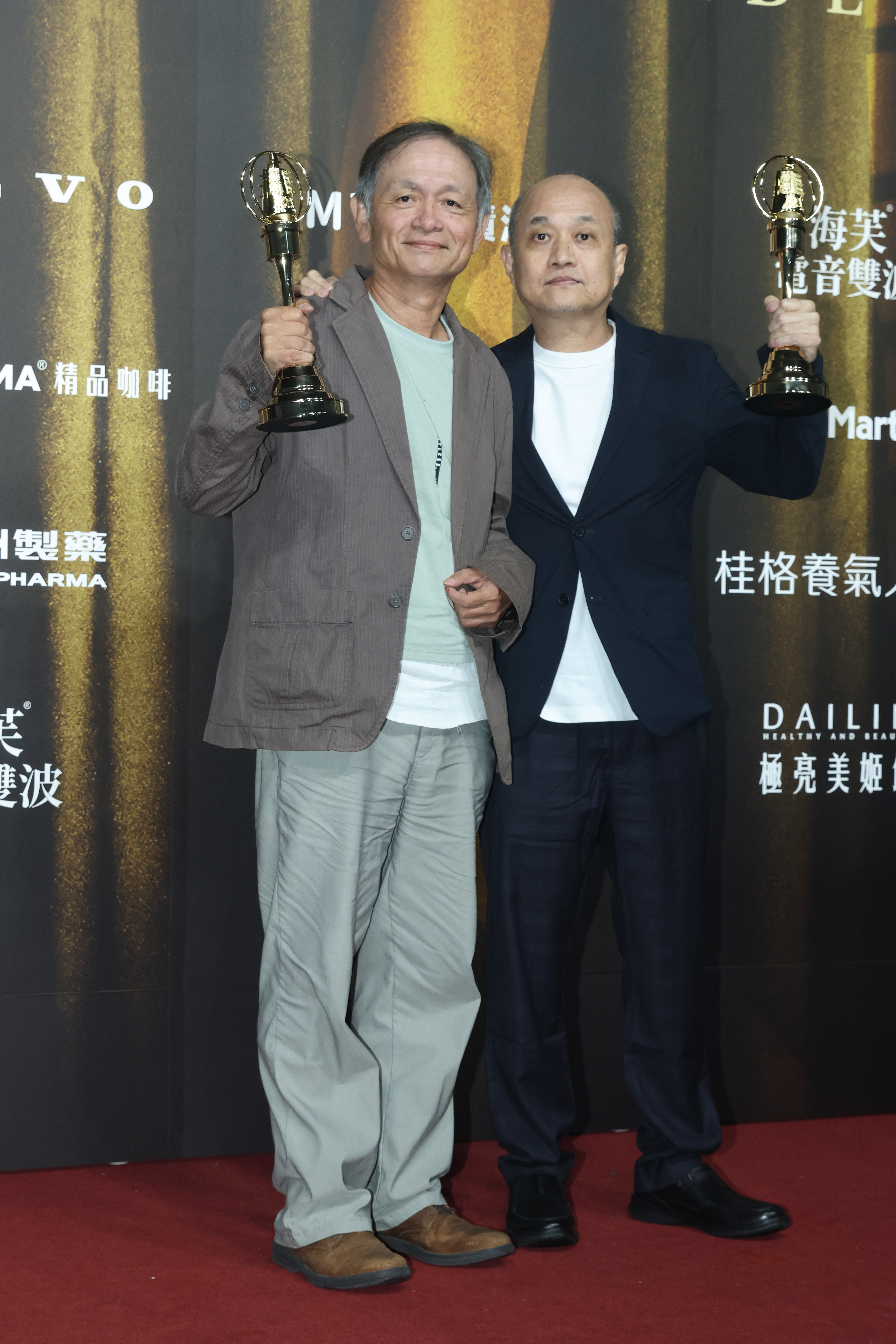 鄭文堂、林志儒以《鹽水大飯店》拿下迷你劇集最佳導演獎。