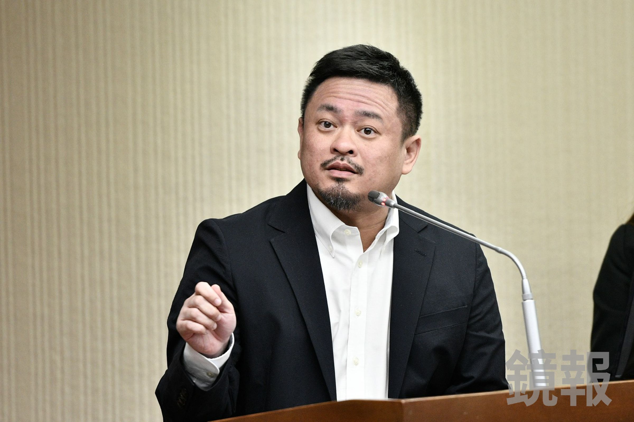 勞動部長洪申翰規劃9月下旬前往上海，替台灣參賽選手加油打氣。（鏡報李智為）