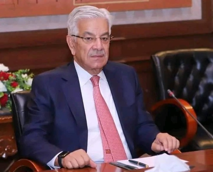 巴基斯坦國防部長阿瑟夫稱國安程序已啟動，並警告若局勢持續惡化「恐引發核戰」。（翻攝自Khawaja Muhammad Asif 臉書）