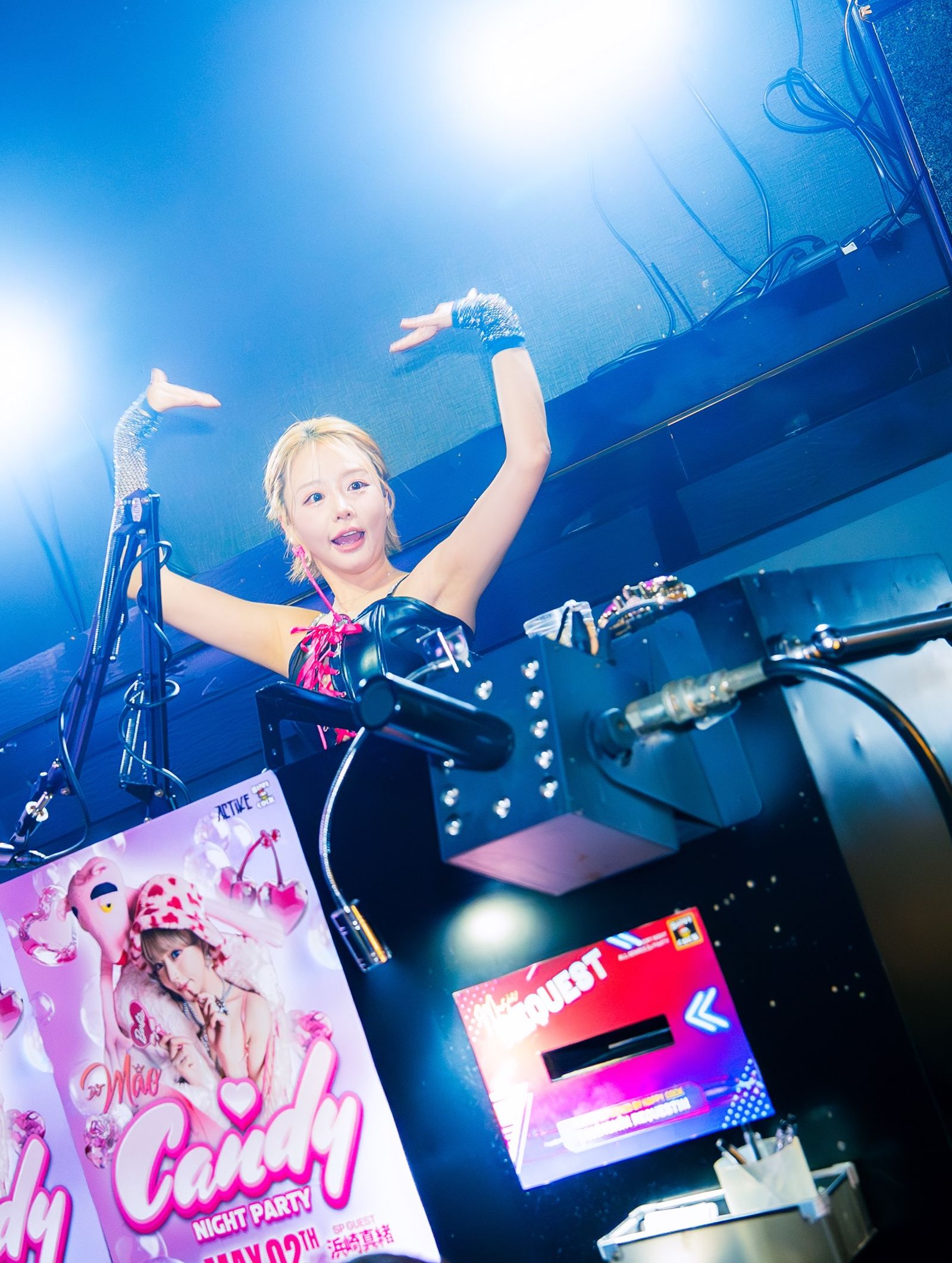 濱崎真緒自2017年以藝名「DJ MAO」活躍音樂圈,曾打入世界百大性感DJ榜。(翻攝濱崎真緒INS)