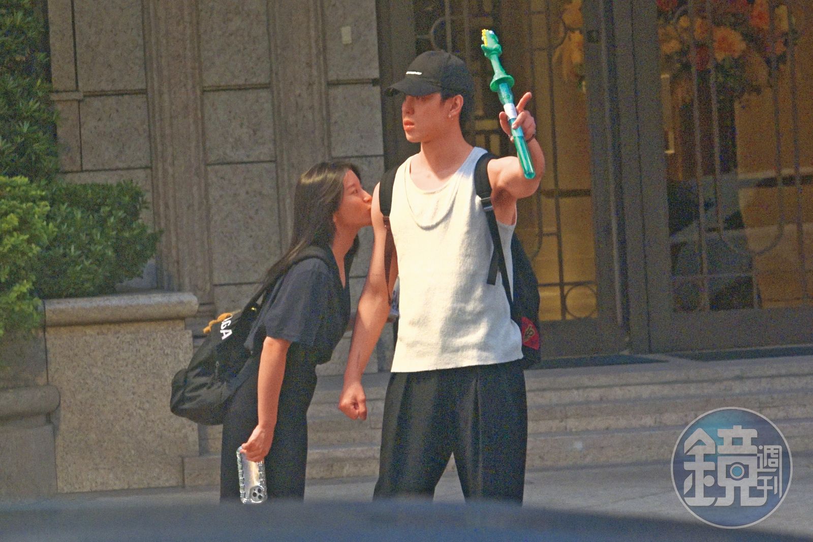 偷情人夫不倫戀4/北一女神豐富情史曝光 蔡瑞雪「啄木鳥式」狂吻他