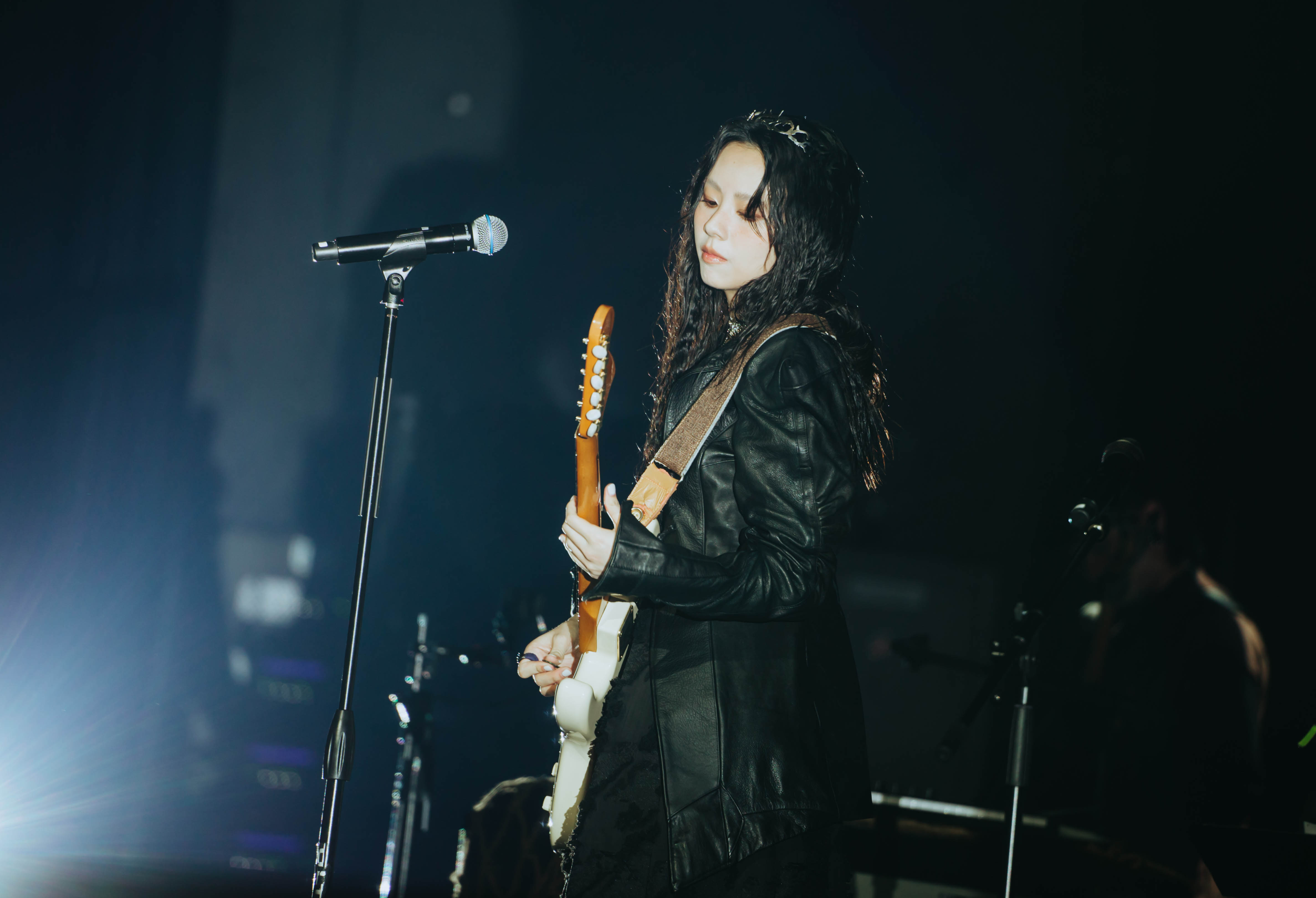 163braces笑著說自己一路都是「誤打誤撞」，但也正是這種隨性，讓她一路唱到了現在。（形上娛樂提供）