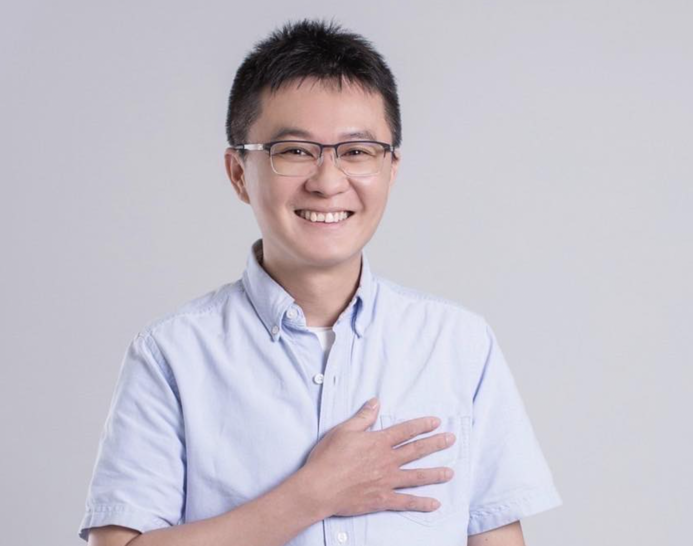 在藍營立委擔任幕僚、現為國民黨台北市議員王欣儀助理林岳龍，也捲入共諜案遭約談。（翻攝自林岳龍臉書）