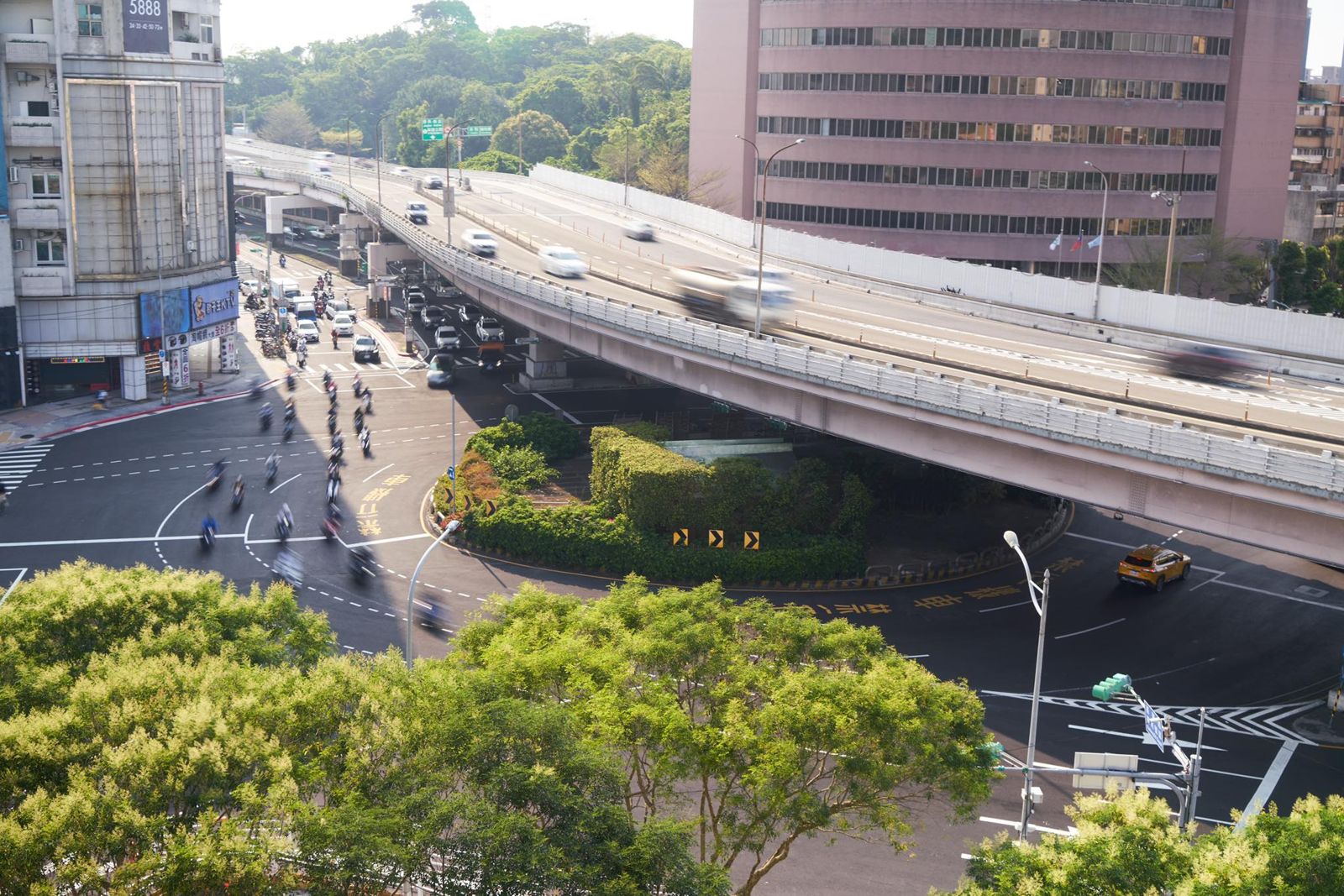 公館圓環拆除開工後首個上班日　車流順暢未現壅塞