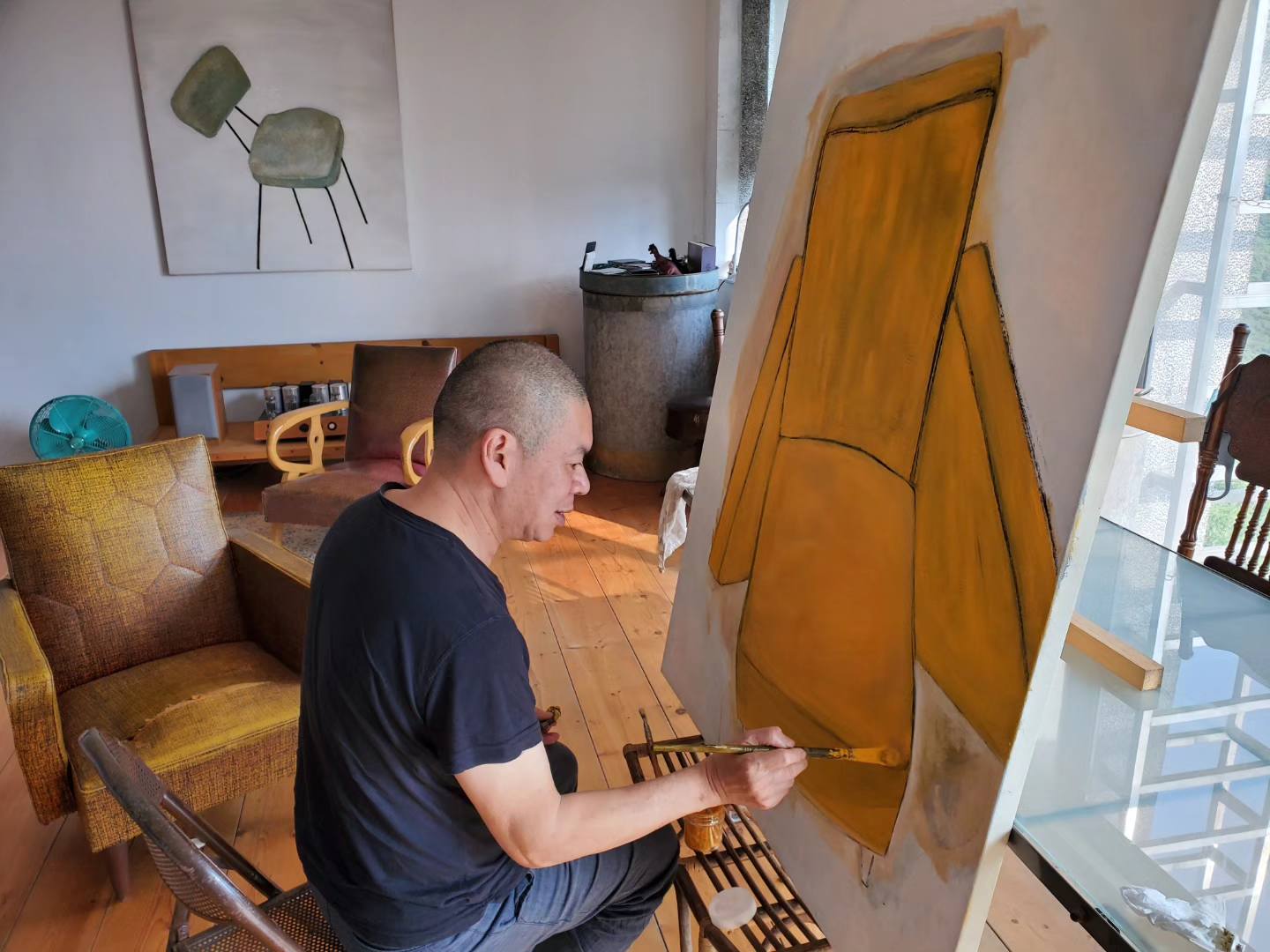 蔡明亮公布將要賣畫籌錢，把家旁的廢屋改成畫室或小型美術館。（翻攝臉書）