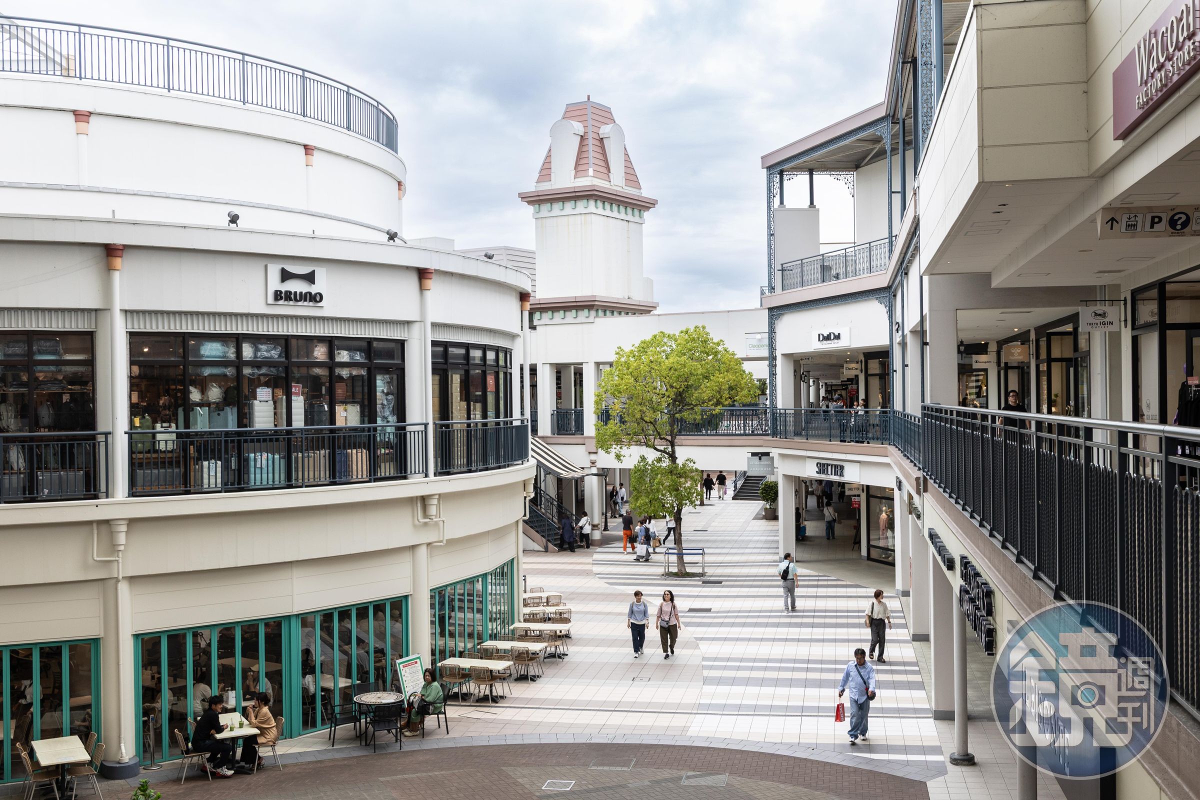 「MITSUI OUTLET PARK爵士之夢長島」就位在樂園旁,匯集了國內外人氣品牌與美食餐飲。