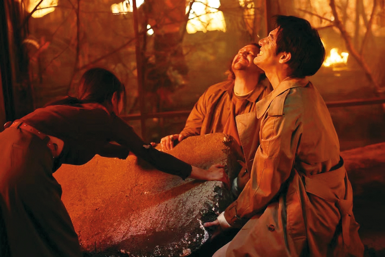 王力宏在歌曲裡以絕望和失落為開端，並在MV中描繪了跌入谷底、迷失方向的痛苦。（西東音樂提供）