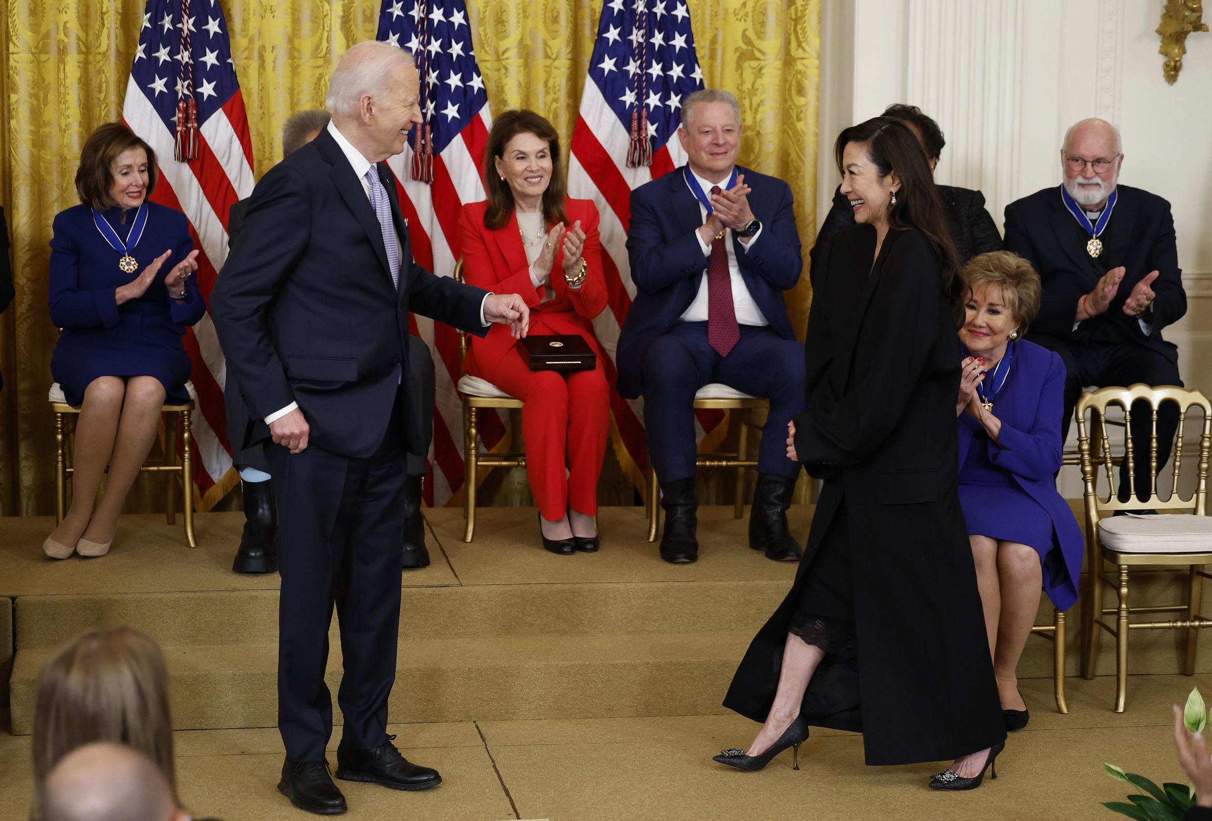 楊紫瓊被美國總統拜登接見,獲頒「自由榮譽勳章」(Medal of Freedom)。(迪生提供)