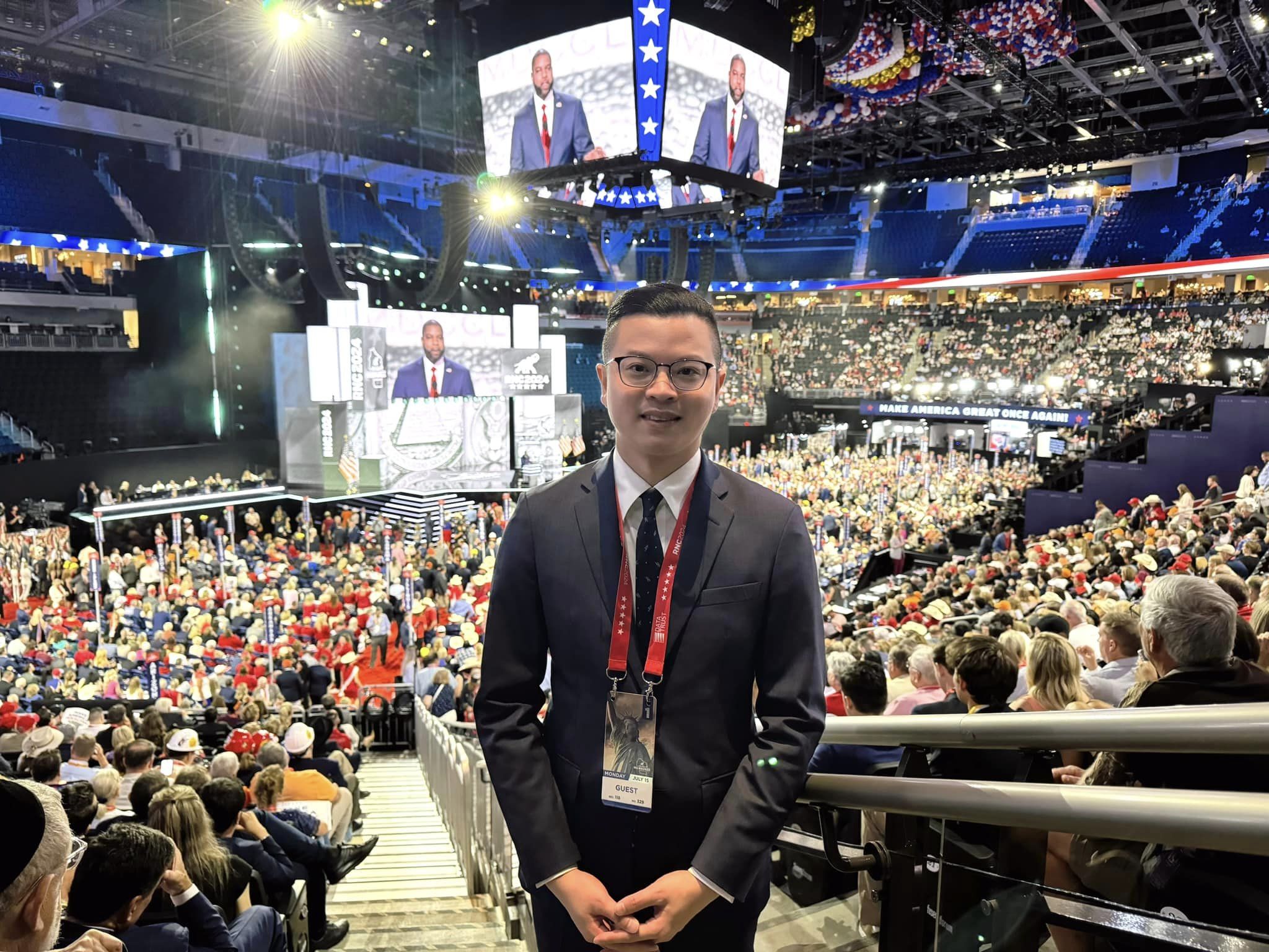 桃園市議員凌濤訪美，被爆痛罵外交官「耍官威」。（翻攝凌濤臉書）