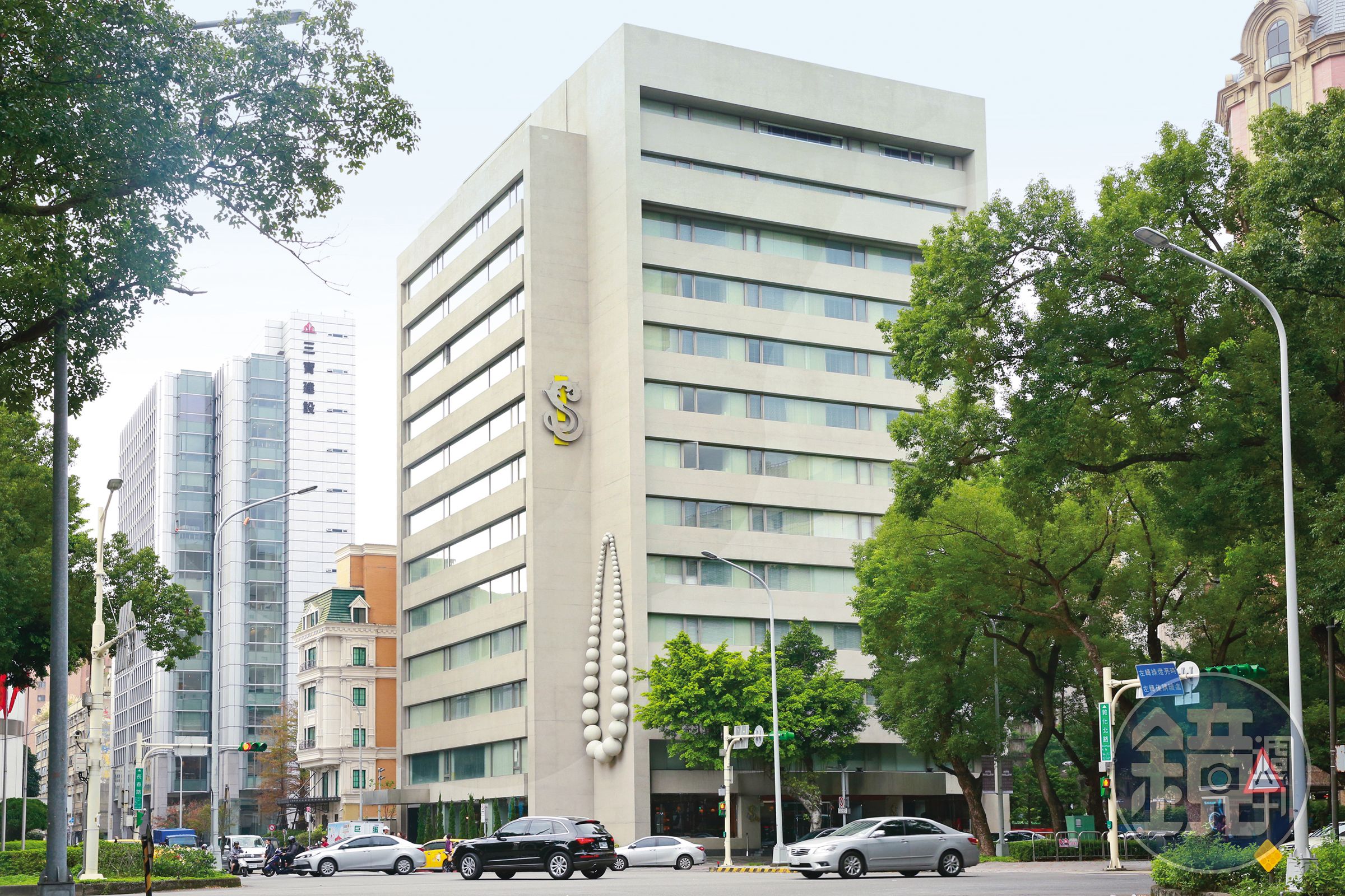 汪小菲為前妻大S創辦的「S Hotel」日前已換上新招牌，並改名為「美憬閣」。