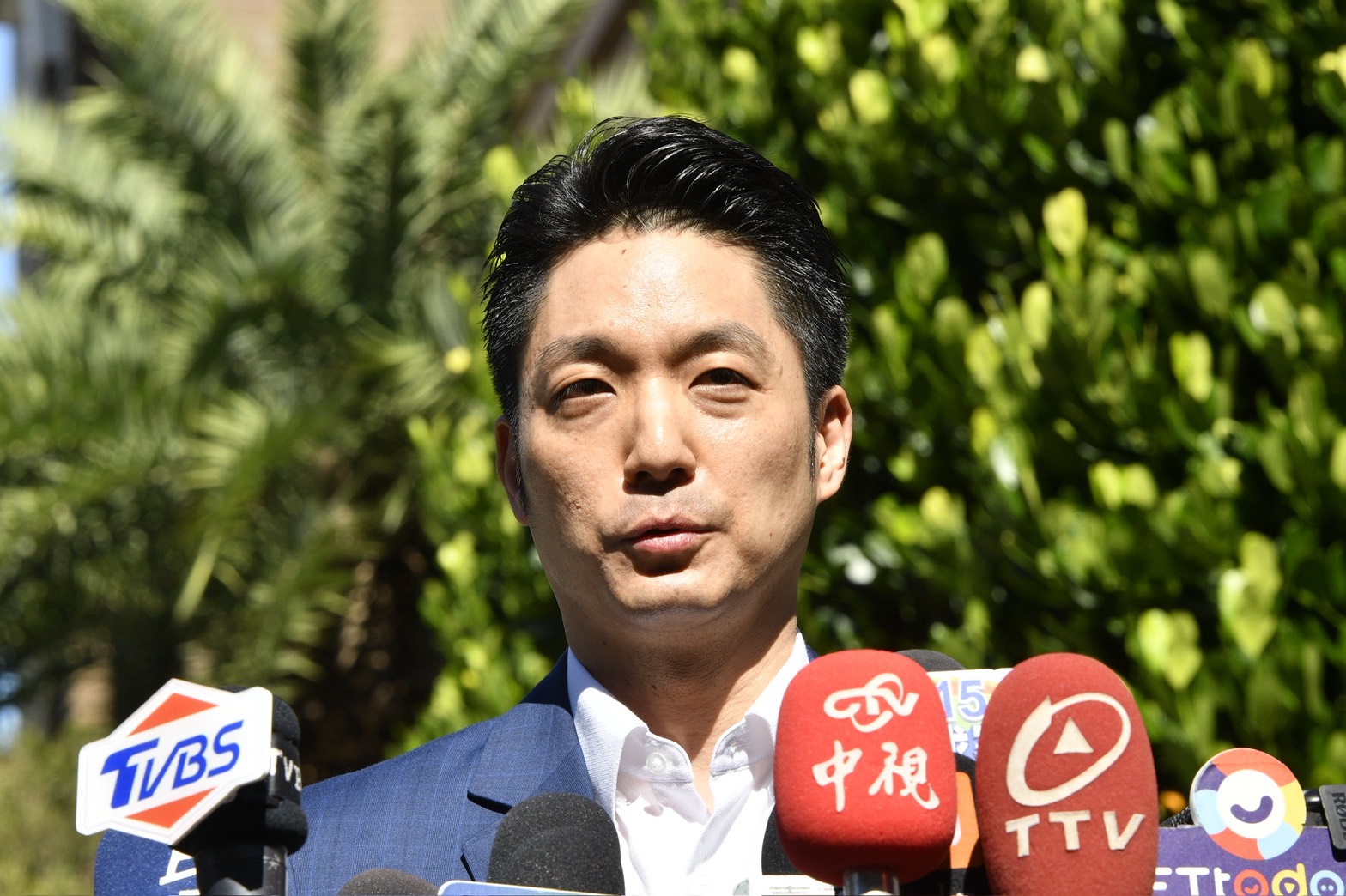 北北基今天正常上班上課，但桃園卻放假，大批網友湧入台北市長蔣萬安臉書留言。（鏡報李智為攝）