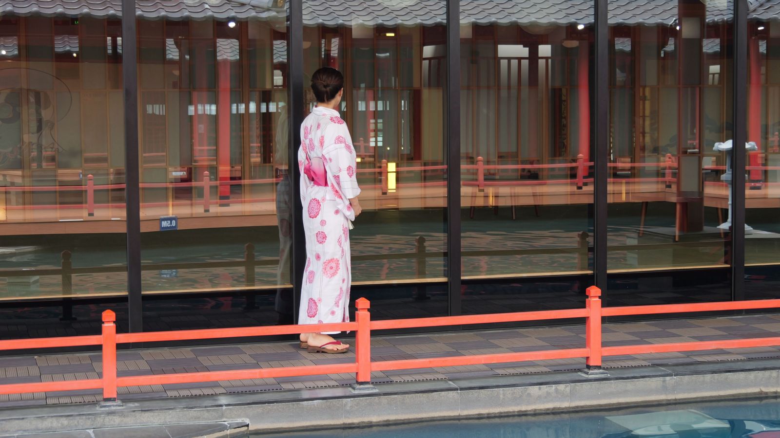 夫妻溫泉之旅變調!副駕一張紙揭老婆「成癮祕密」 他崩潰掏退休金擺平