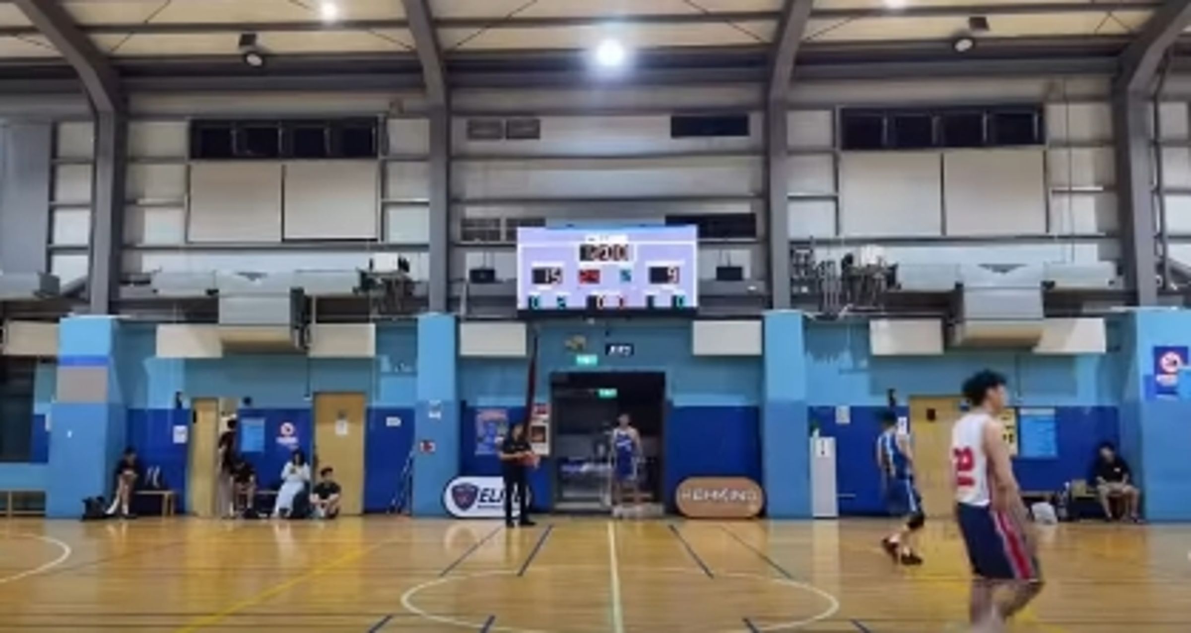 台灣籃球賽出人命。(翻攝Elite Basketball League 中壢場YT)