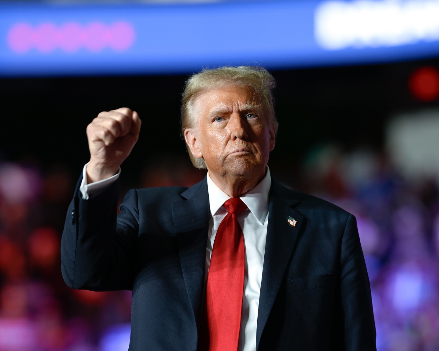 川普稱日本將對美投資超過5,500億美元，以換取低關稅。（翻攝川普臉書）