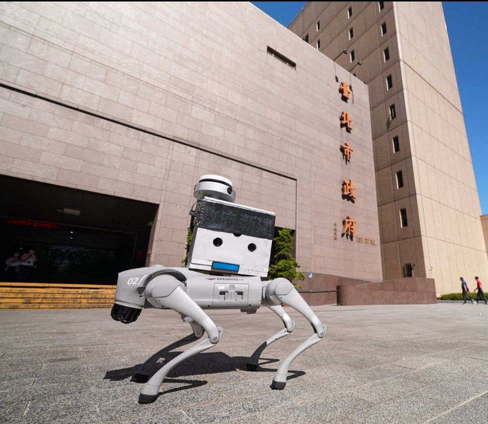 內政部國土管理署今日回應，本案涉及中國廠牌資通產品，使用前須獲主管機關同意。（翻攝李四川臉書）