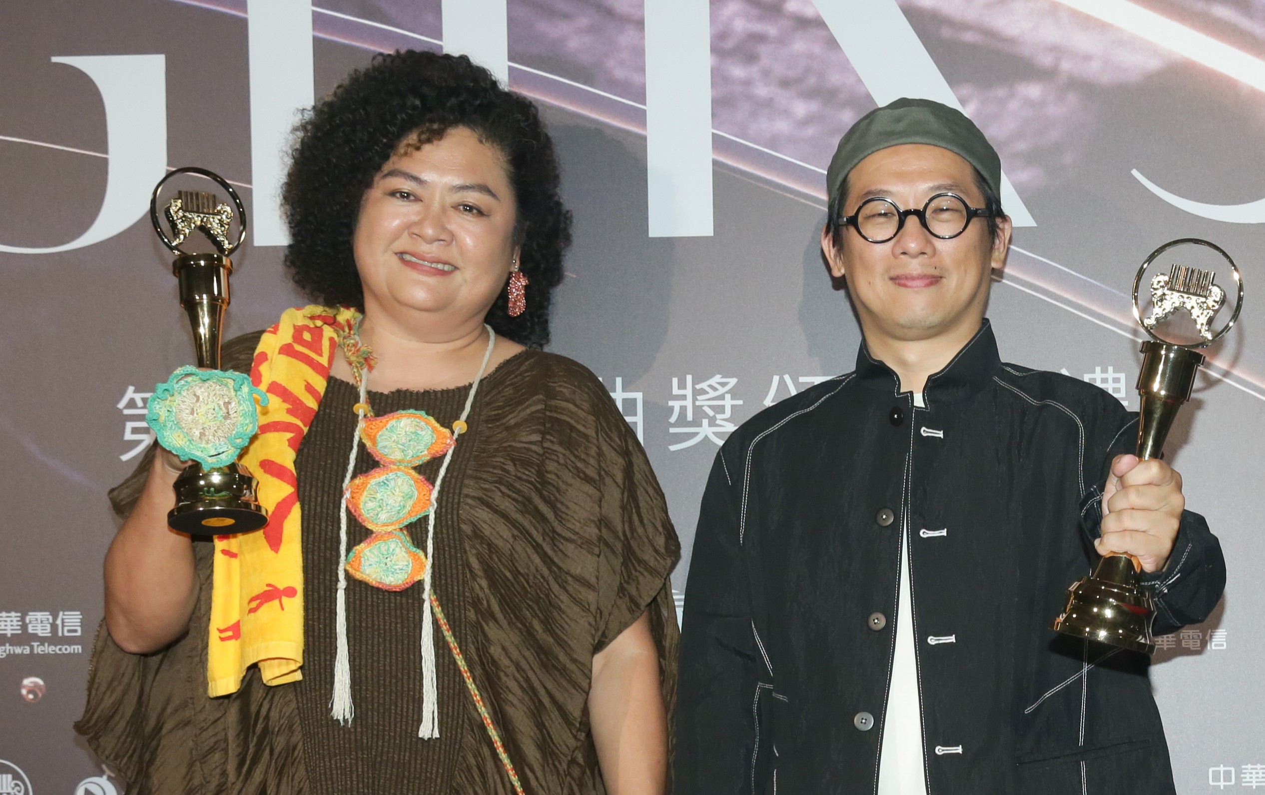 巴奈在金曲獎上提到今年是六四事件35週年，卻被批「扯上政治」，但其實早在第一屆金曲就有人在講六四。