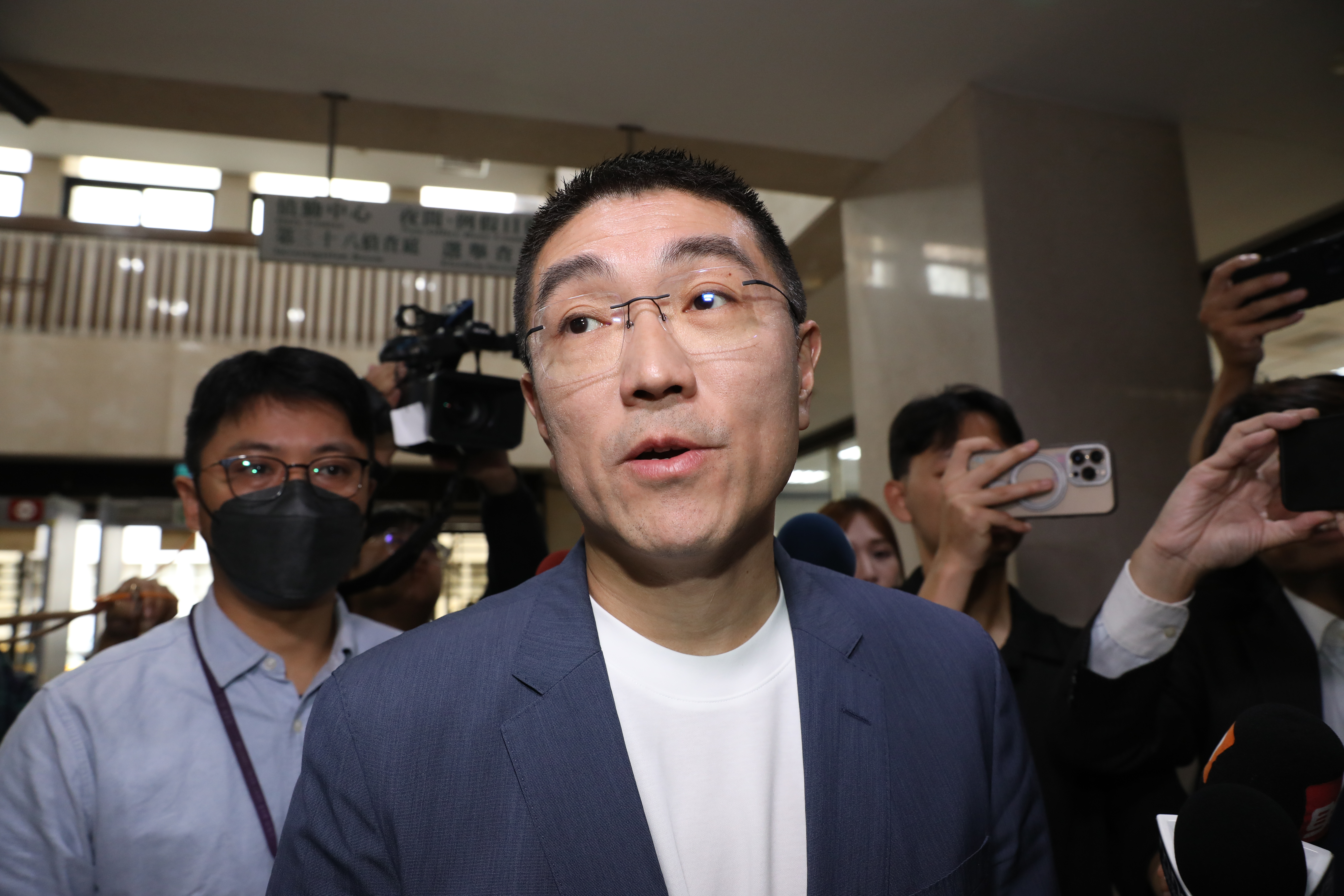 基隆市長謝國樑出庭證實2022年媽媽捐200萬政治獻金。