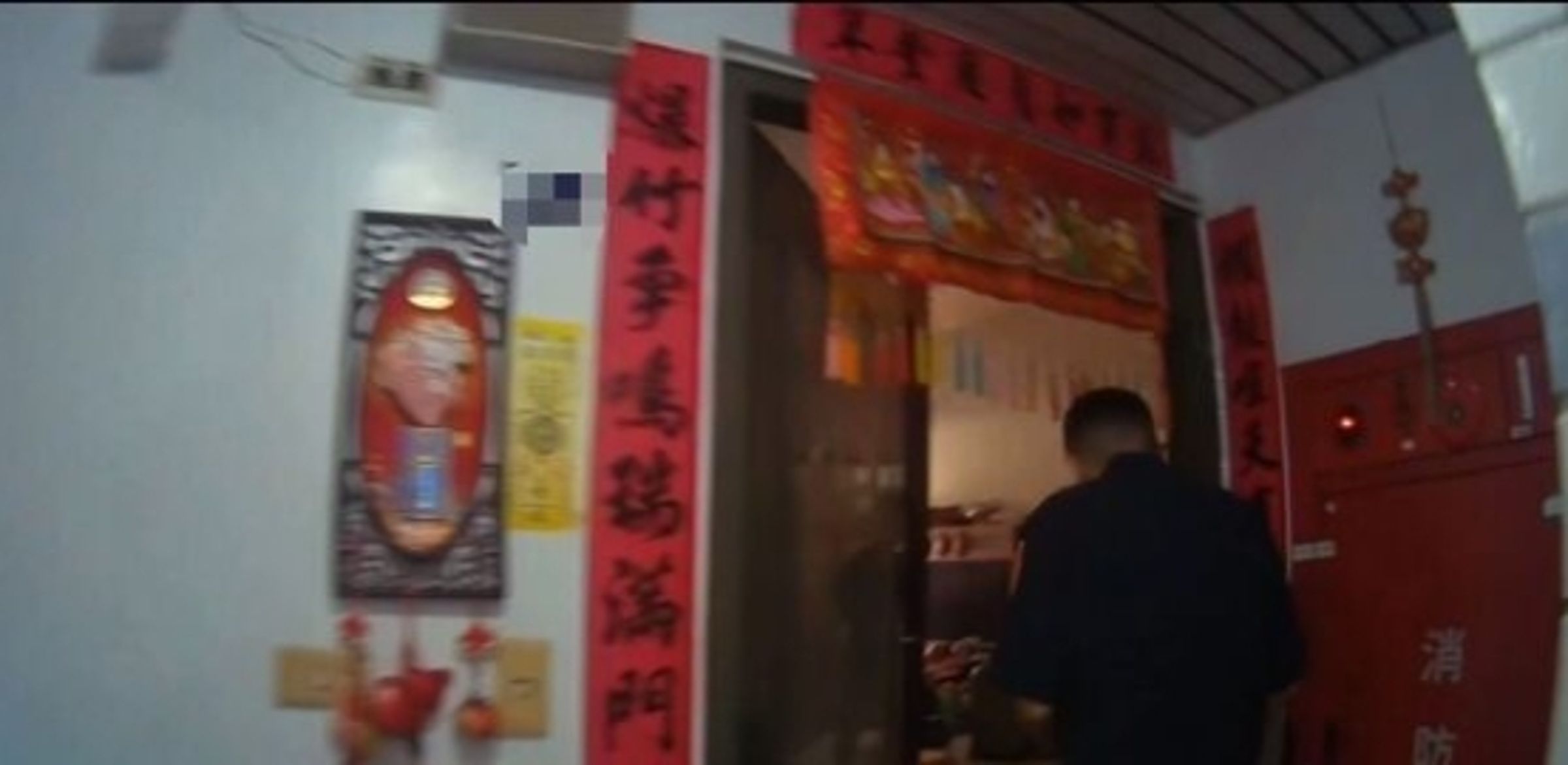 基隆市明德二路住處發生嚴重凌虐案，24歲受害女子遭8人軟禁並毒打至重傷昏迷。（翻攝畫面）
