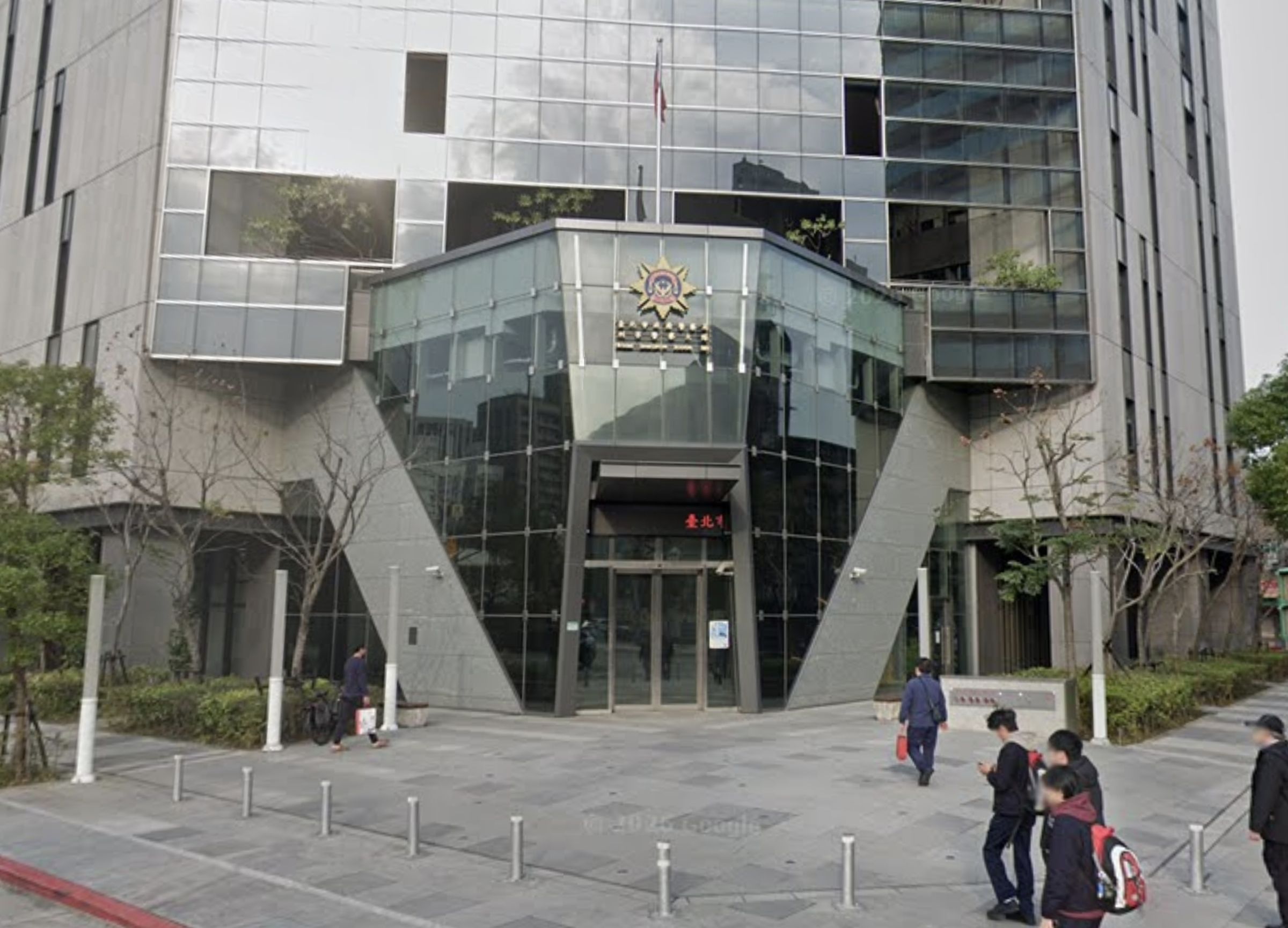 北市刑警大隊科偵隊長陳冠良涉嫌調閱民眾個資,提供給房仲的退休警官吳政祐,2人雙雙遭羈押禁見。(翻攝自Google Maps)