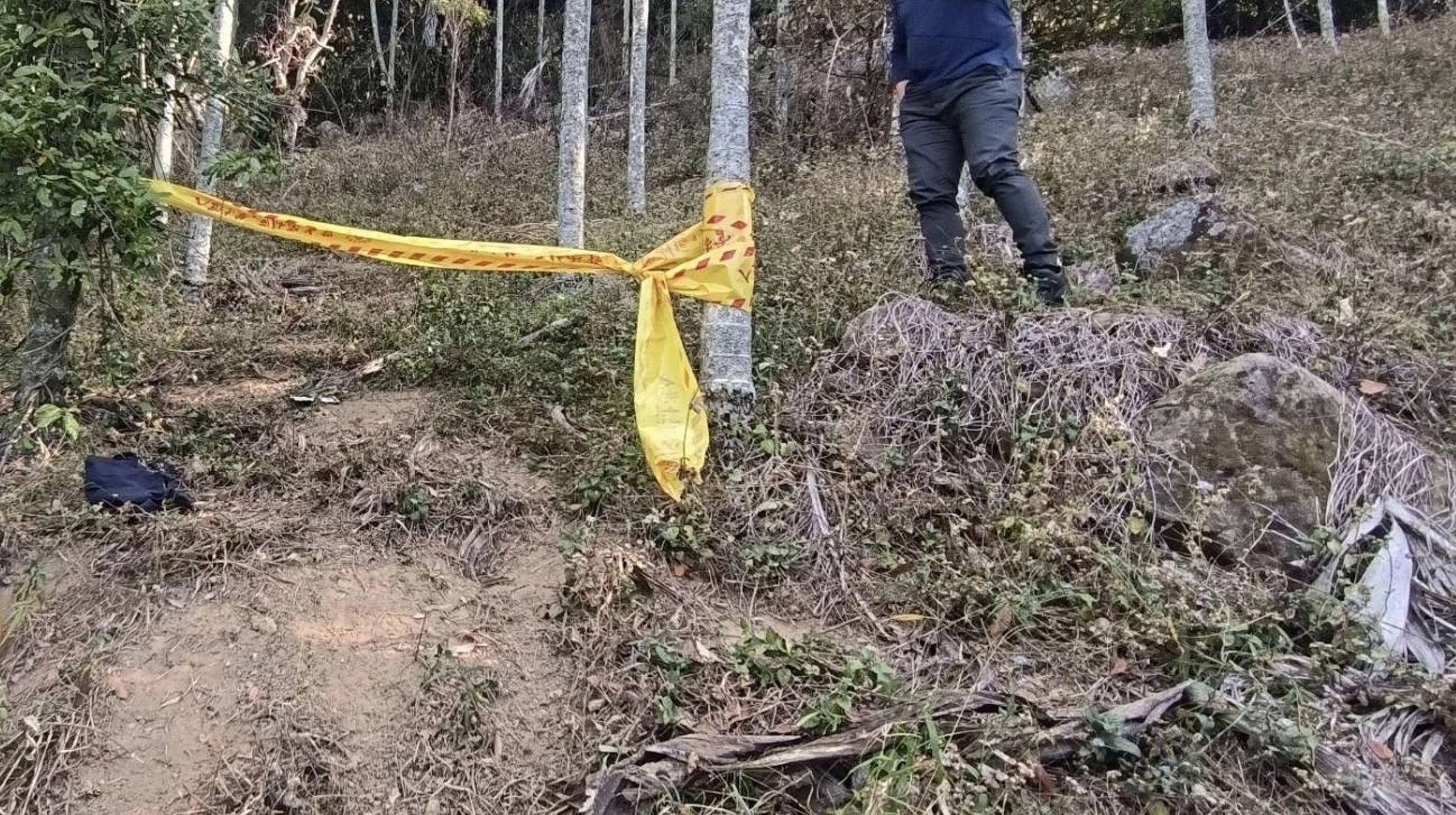 南投埔里謝姓員警日前利用休假時間,與范姓表哥、詹姓友人兄弟深夜前往國姓鄉山區打獵,卻在途中意外中槍身亡。(翻攝畫面)