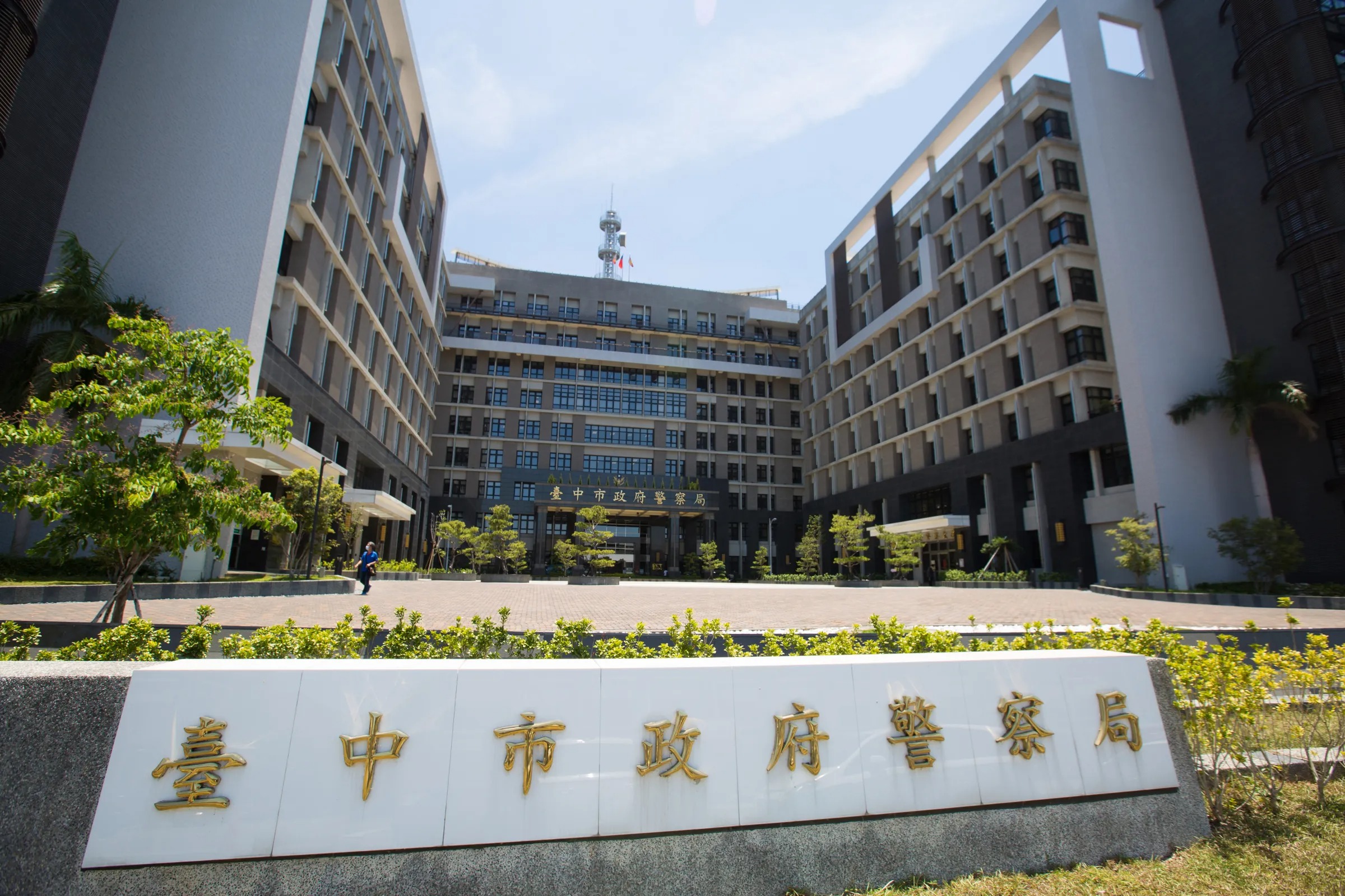 台中蔡姓警員掃黃，竟與賴姓女業者發展婚外情，還通風報信讓賴女持續經營色情行業。（本刊資料照）