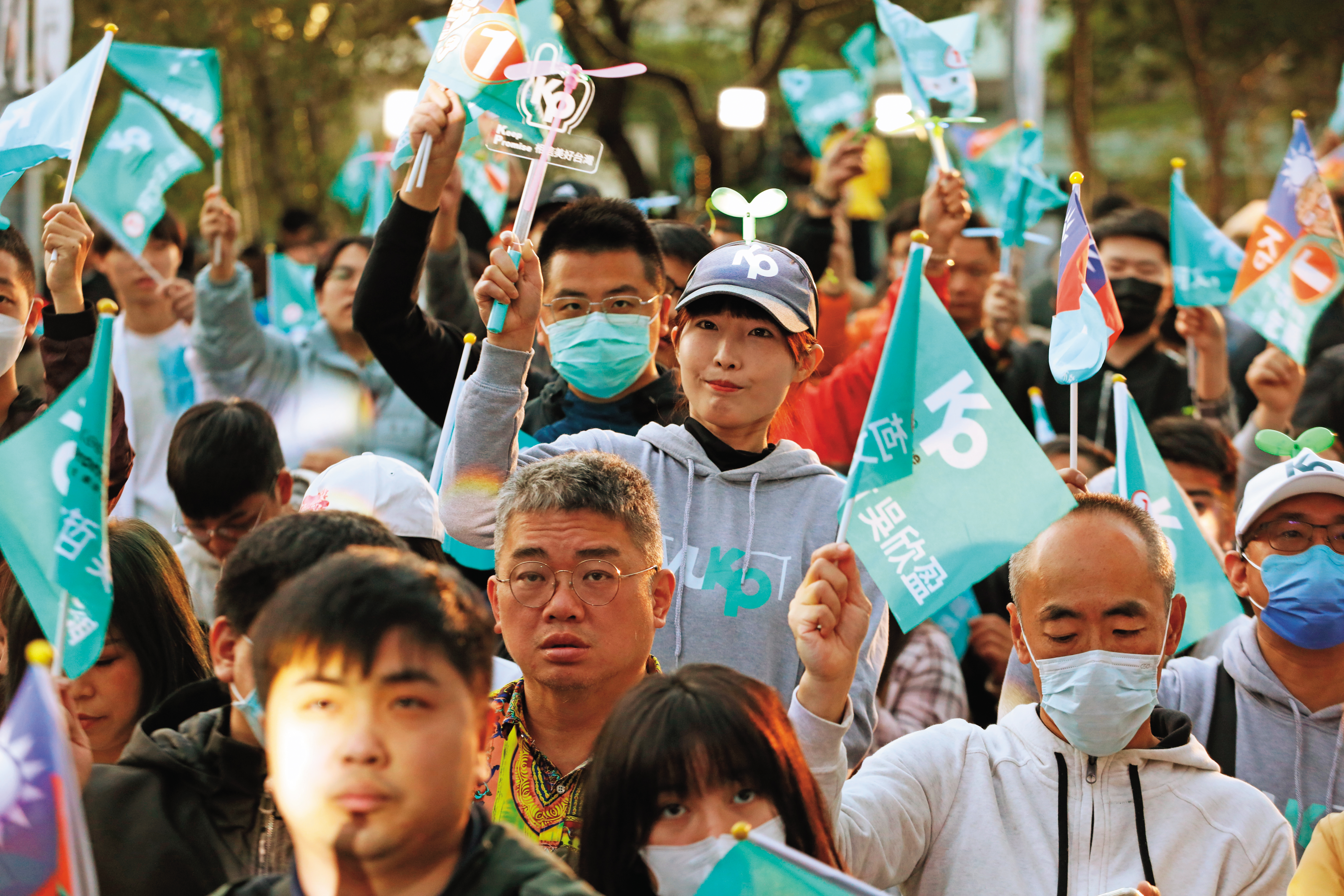民眾黨在國會雖只有8席，但因3黨不過半，成為握有決定權的關鍵少數。