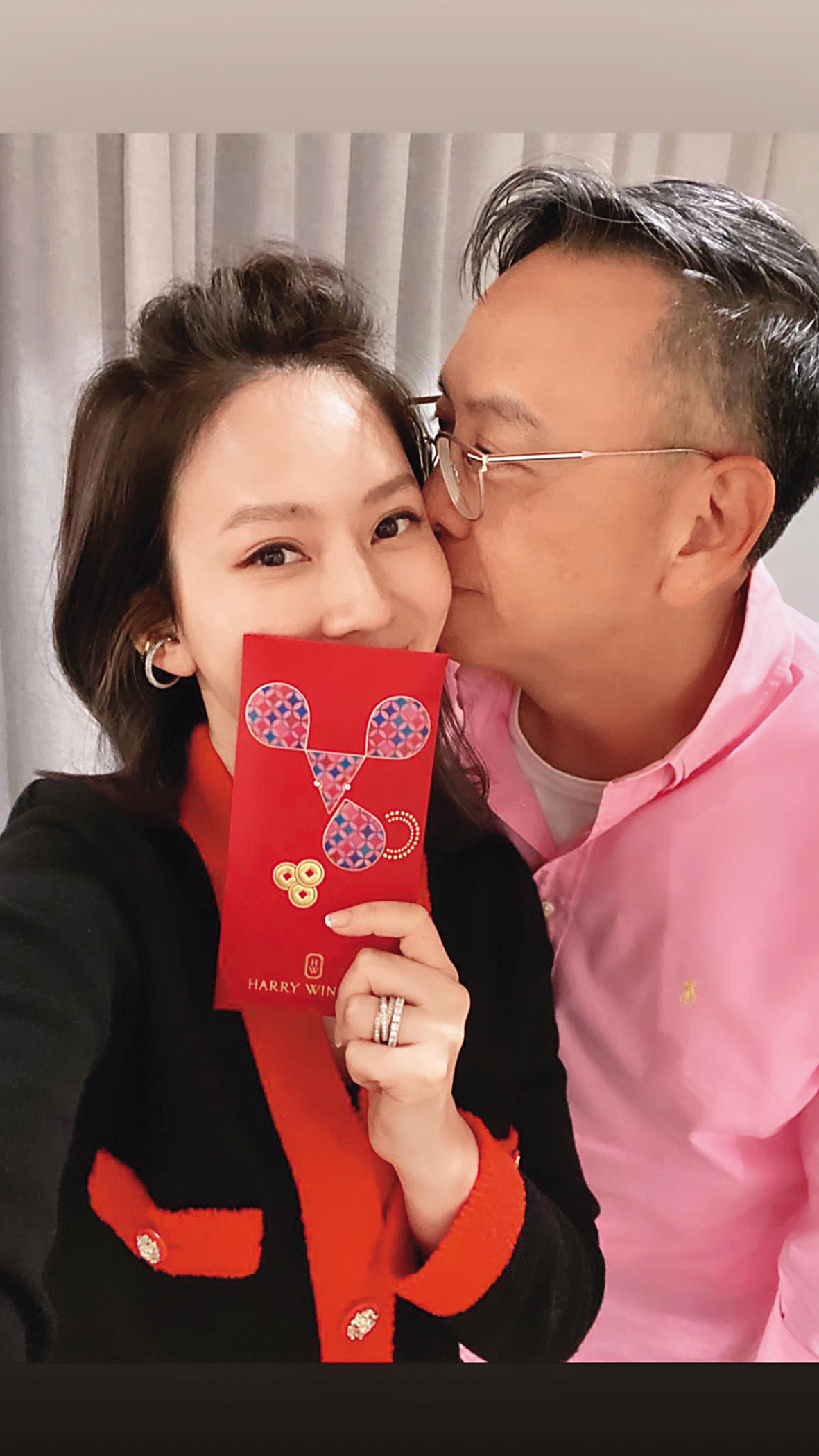 Melody頗常在社群曬出和前夫的恩愛照片，但原來關係失和已久。（翻攝自Melody時尚媽咪臉書）