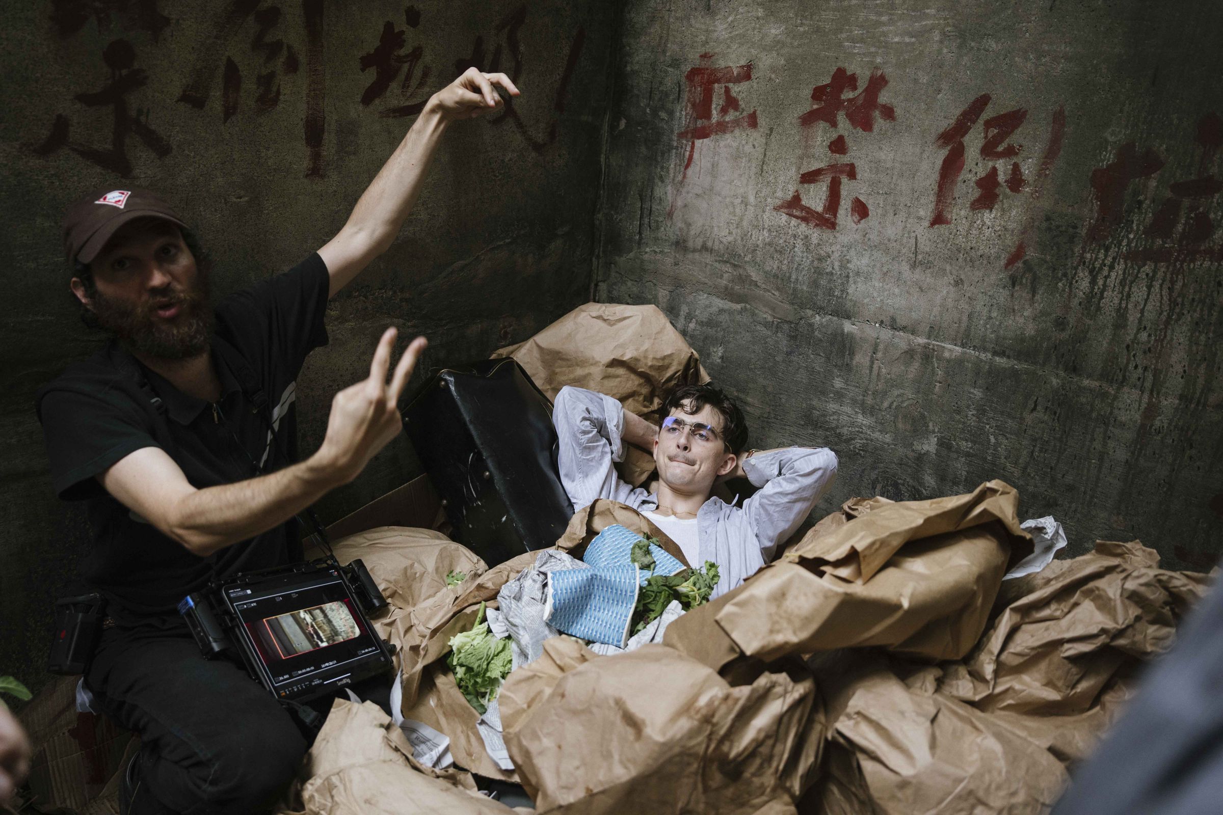 提摩西夏勒梅敬業獻身,劇情需要被打被羞辱,他都要自己親自演,彷彿如此才真正與角色合而為一。(龍祥提供)