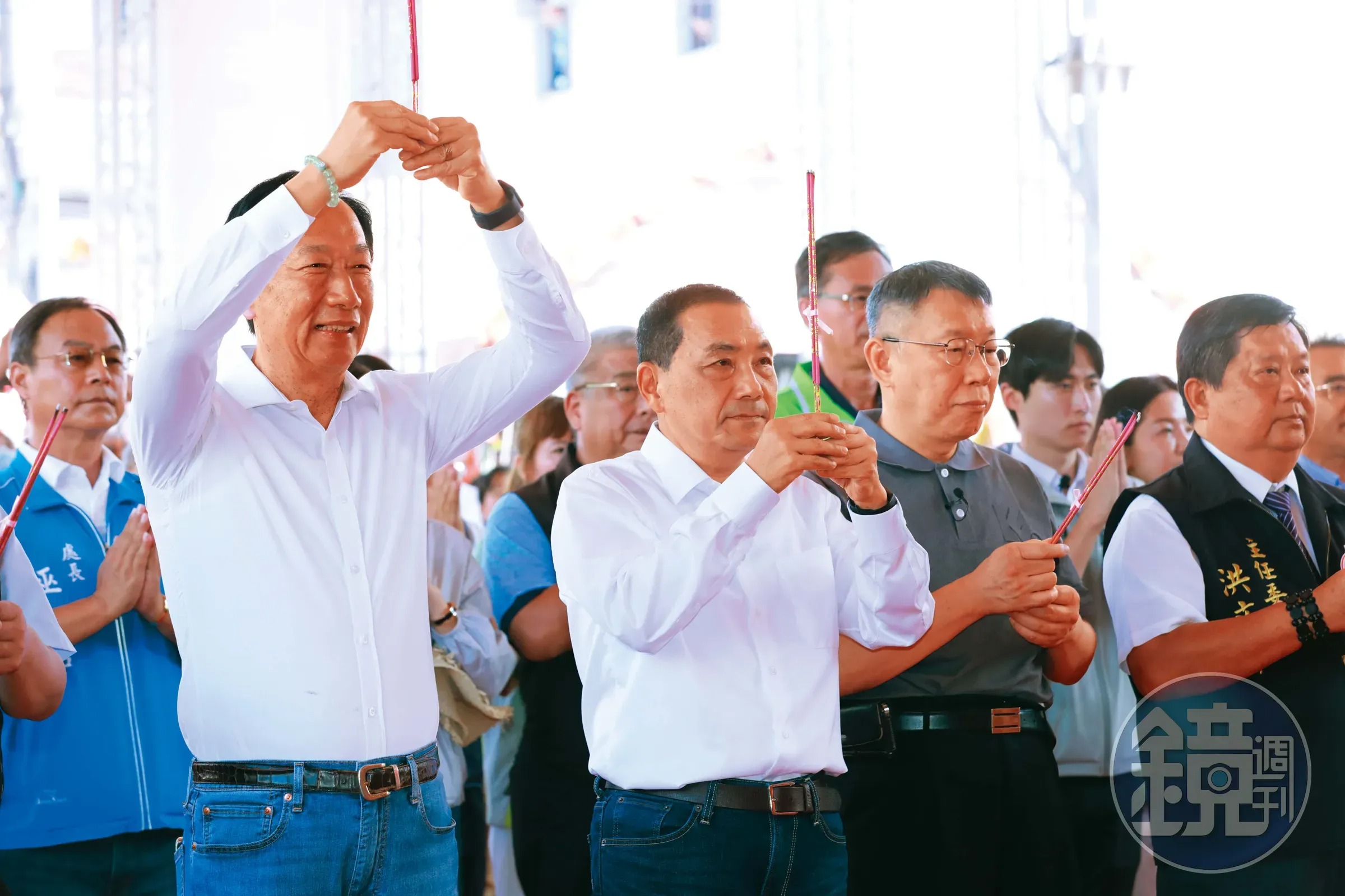 侯友宜陣營拋出開放式初選方案後，反加速柯文哲與郭台銘兩陣營的整合進度。