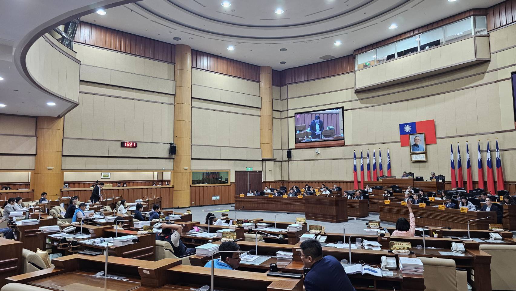 謝國樑面對議員質詢與罷免活動,皆以市政優先回應。(讀者提供)
