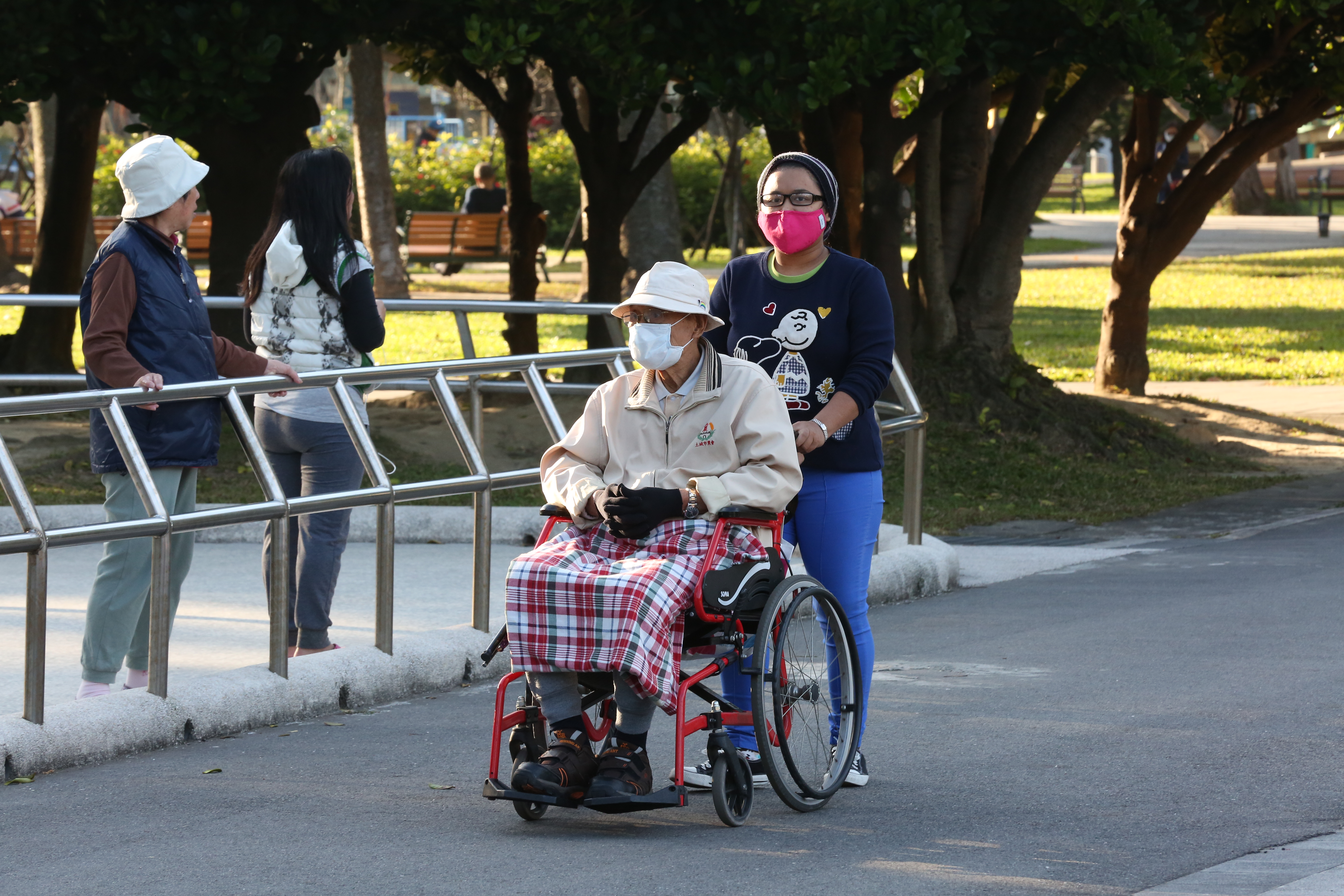 依據勞動部統計資料，2023年底，我國產業與社福移工總人數為75.3萬人。（示意圖，本刊資料照）