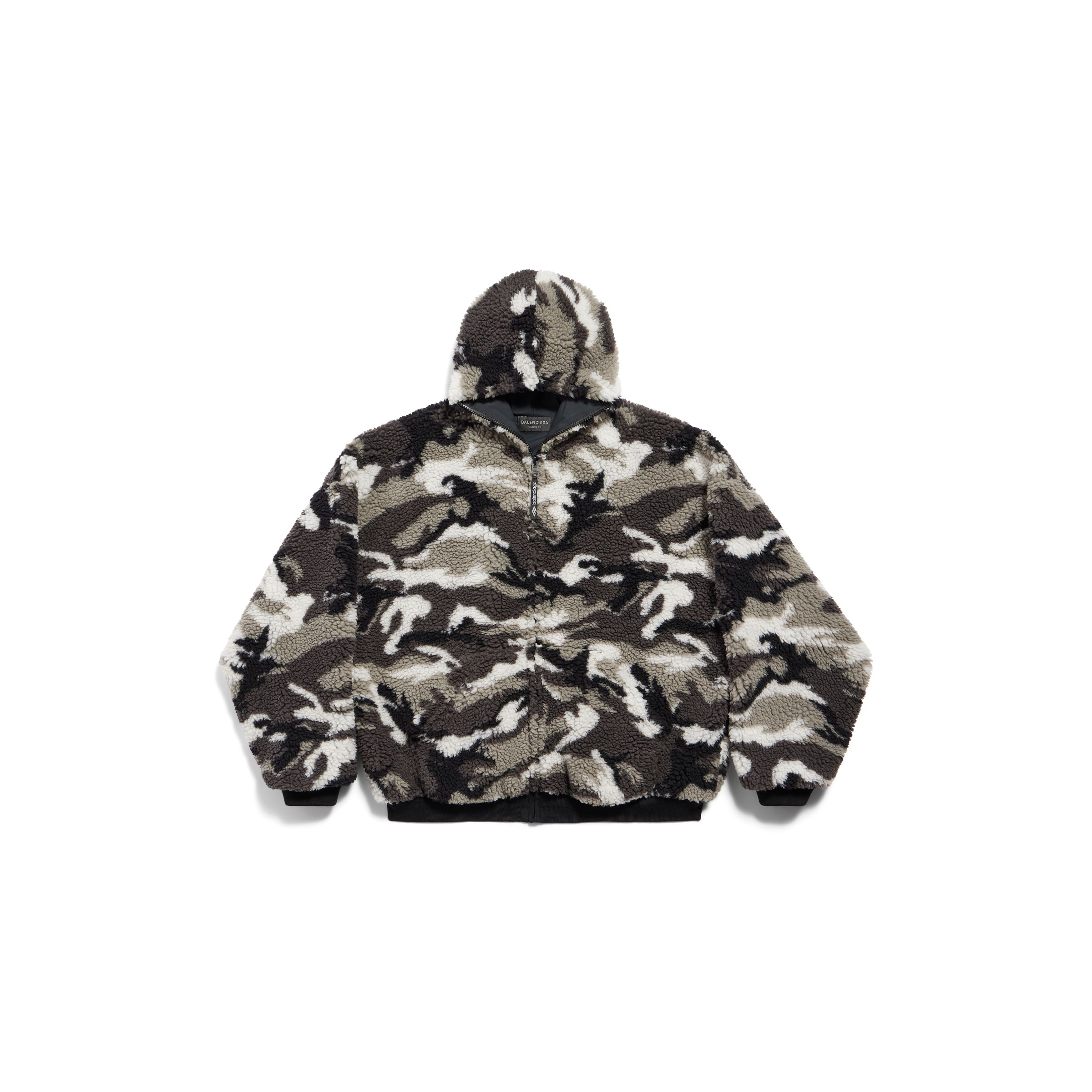 灰色迷彩外套。NT$90,800(BALENCIAGA提供)