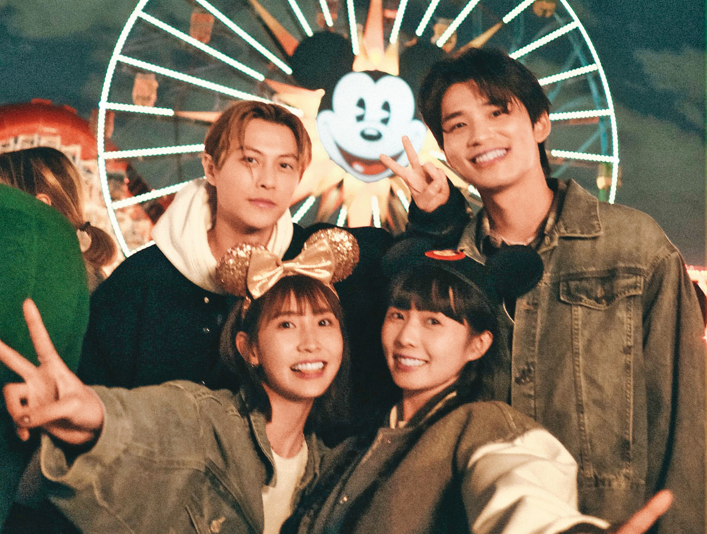 粿粿（前左）和王子（後左）的不倫美國行，牽扯許多同團藝人，簡廷芮（前右）、王品澔（後右）都被批是欺騙幫凶。（翻攝自粿粿IG）