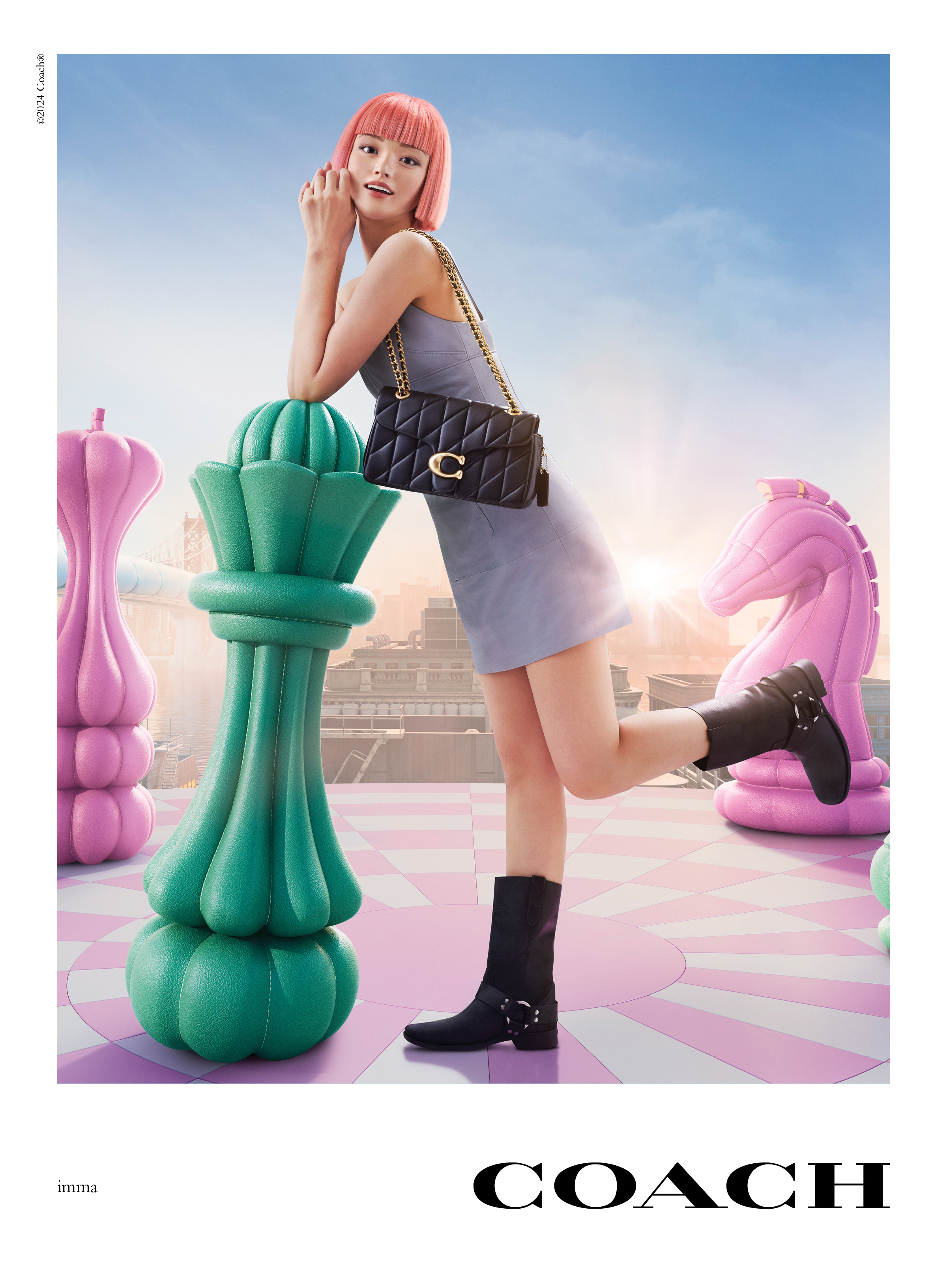 透過虛擬人物imma的旅程，展開了COACH「Find Your Courage」影像內容。
