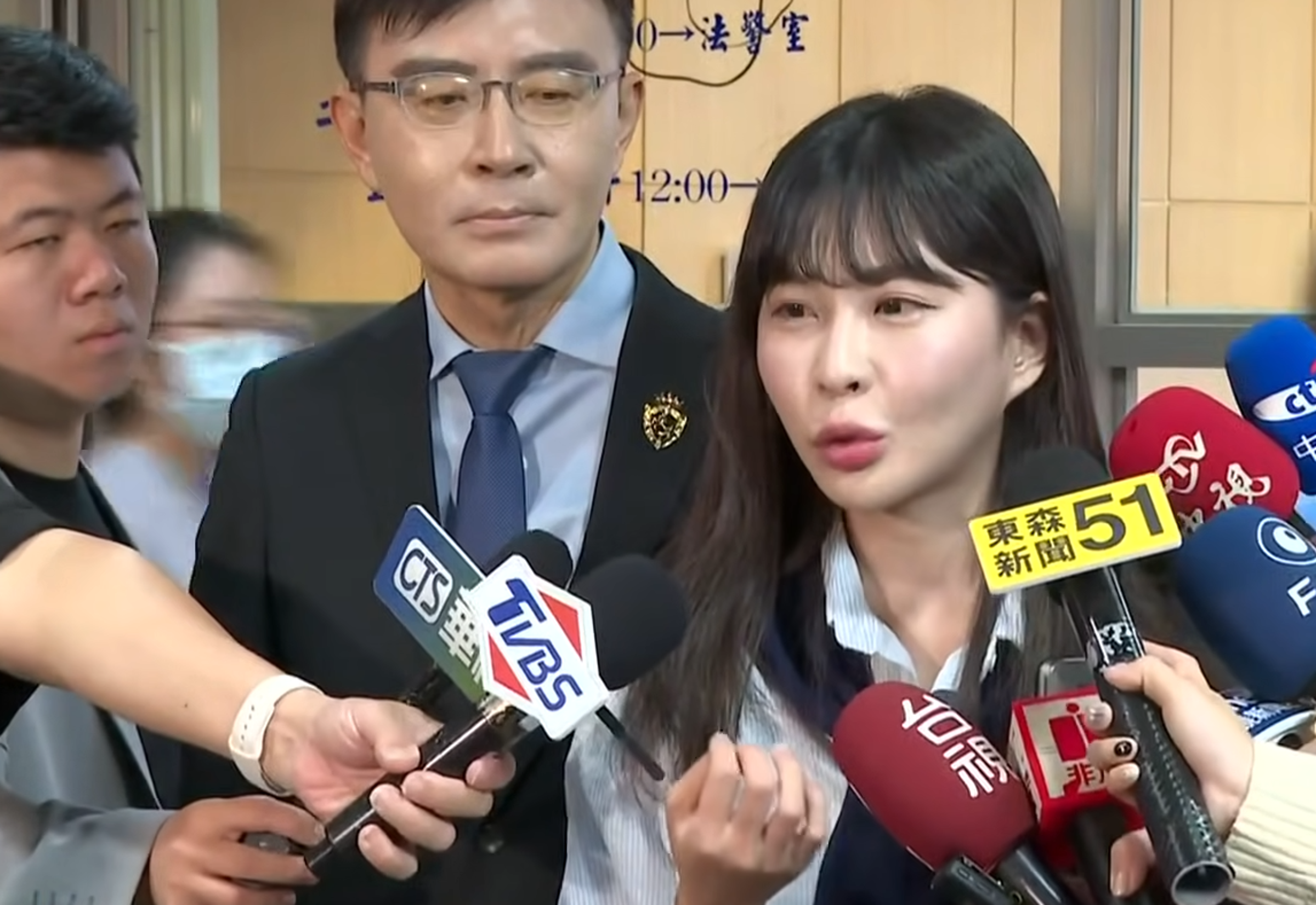 網紅「仙塔律師」李宜諪聲請解除限制出境、出海,遭北院駁回。(鏡新聞)