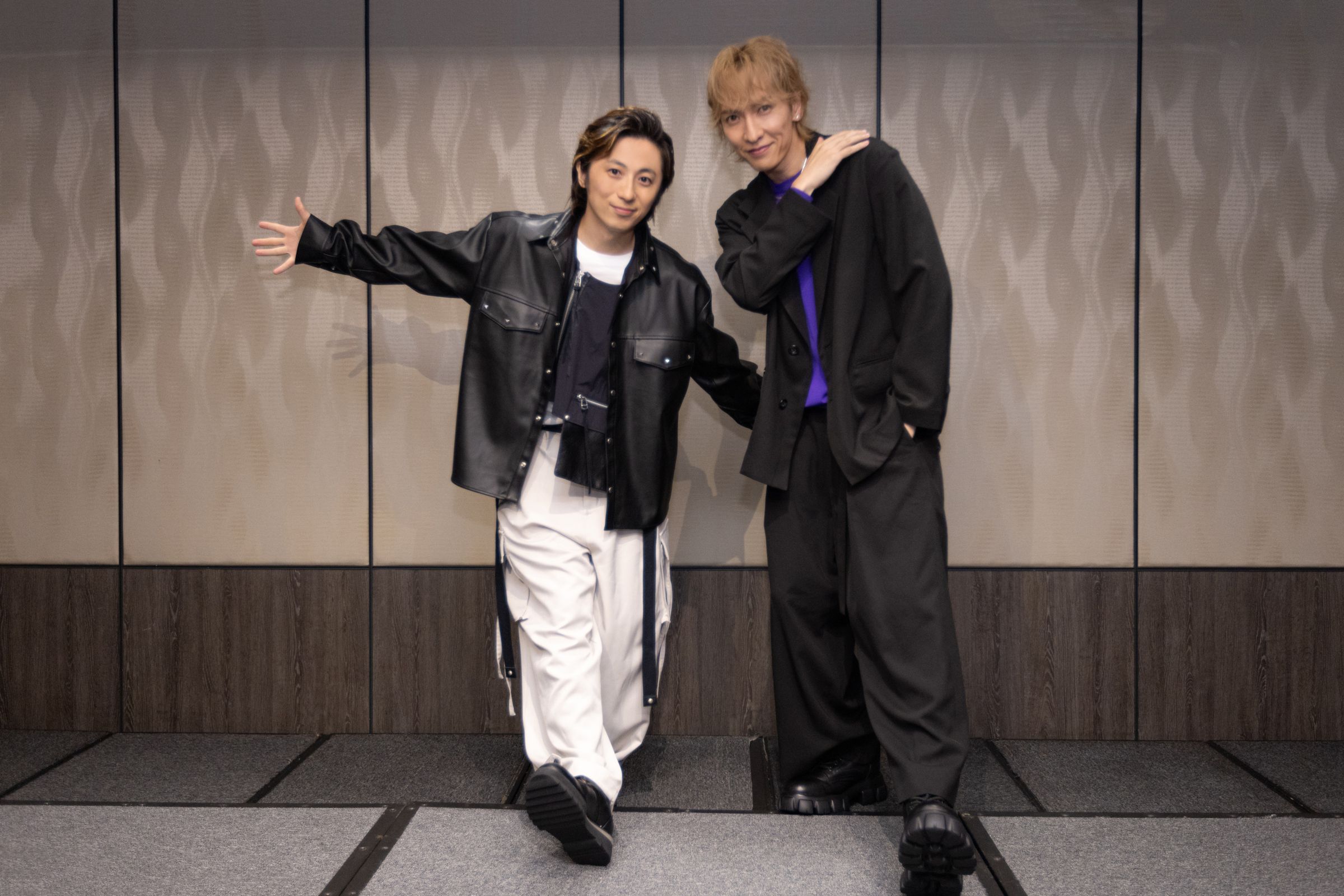 W-inds.千葉涼平（左）和橘慶太都很惜物，運動服與拖鞋一穿就是20年。（G-MUSIC 提供）