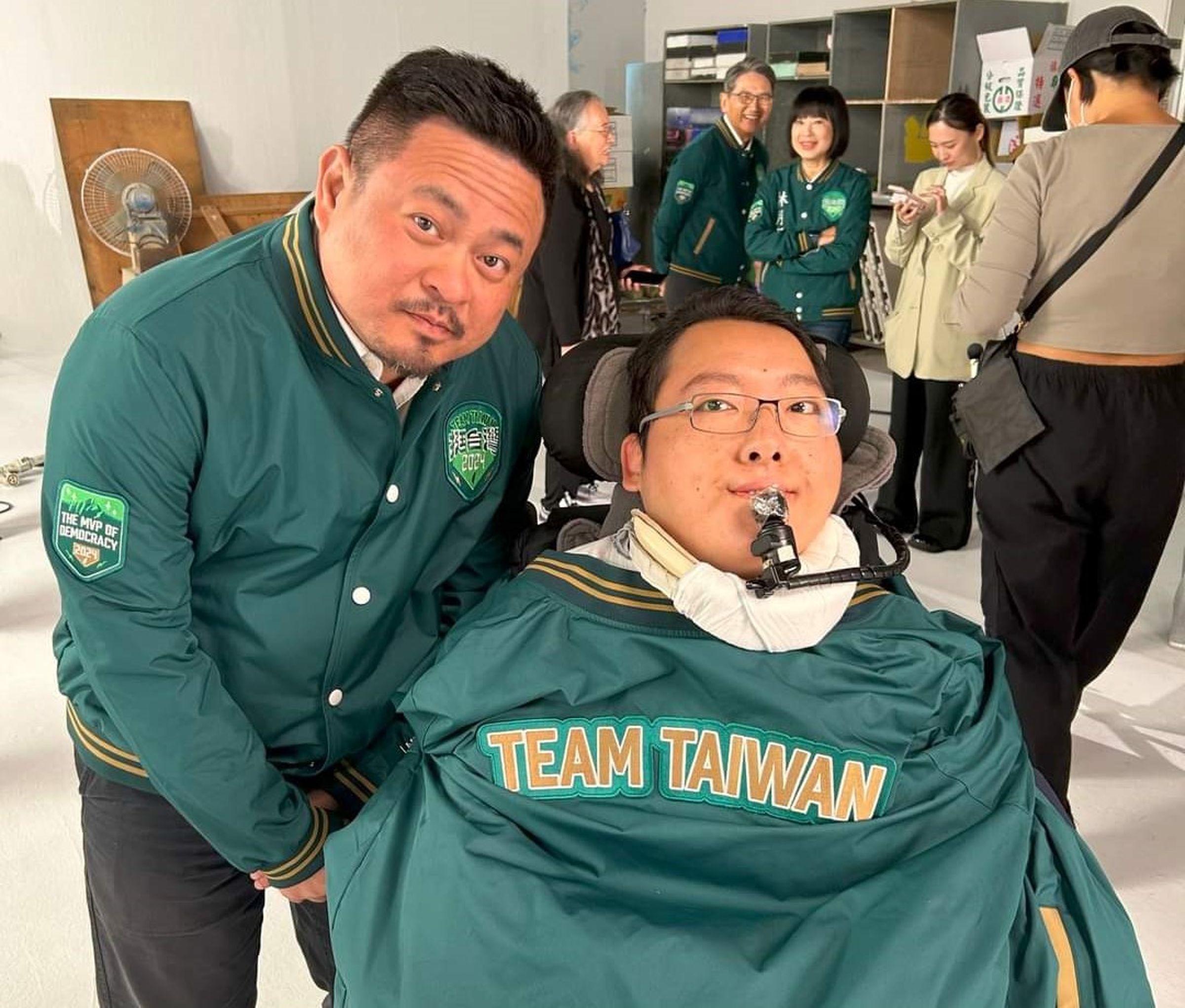罕病律師陳俊翰驟然離世,同黨立委洪申翰除悲痛惋惜,更譴責中國媒體人王志安否定陳的理念。(翻攝洪申翰臉書)