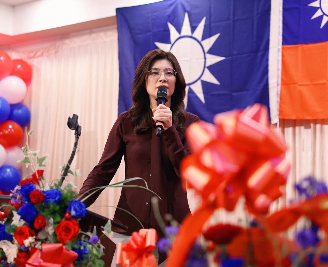 對於被美國知名主播評論「是北京在台灣的人」,鄭麗文回應「這種就是斷章取義,刻意的醜化!」(翻攝自臉書@鄭麗文)
