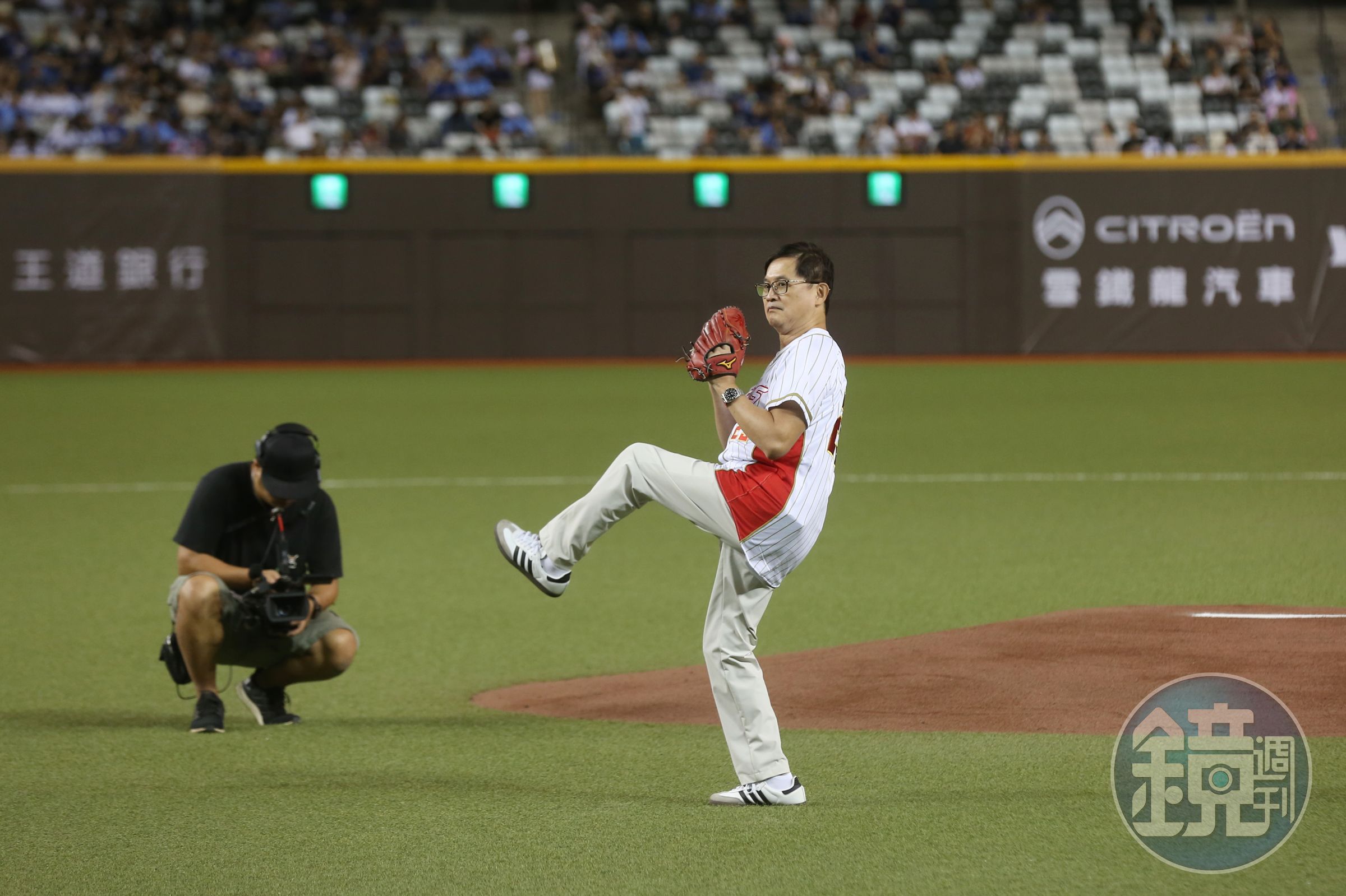 和碩今（29）日舉辦家庭日，董事長童子賢成為大巨蛋開球神祕嘉賓。