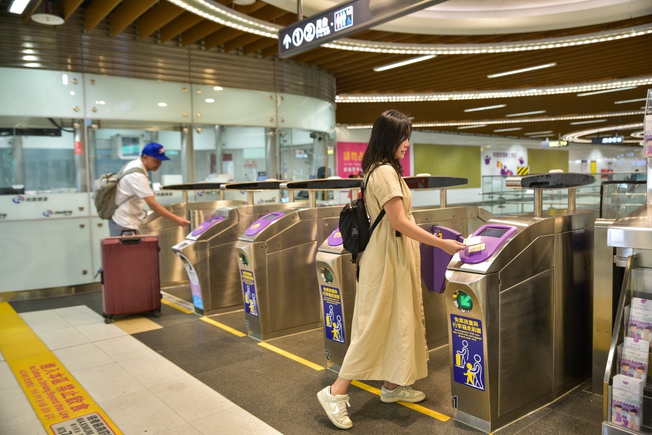 因應營運成本不斷上升，2025年1月2日起機場捷運全線票價10元優惠恢復原價。（翻攝自桃園大眾捷運 Taoyuan Metro臉書）