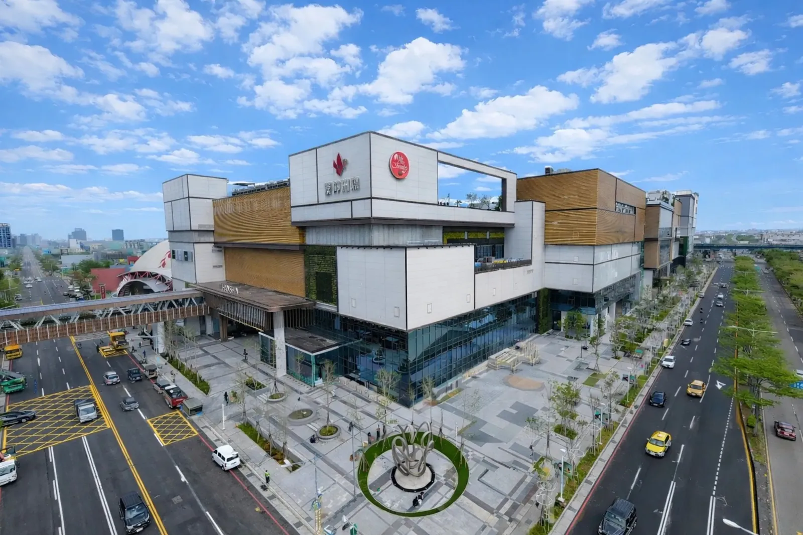 台中貴族學校16歲女學生失聯!警追查軌跡仍來不及挽回... 「墜落漢神洲際」送醫身亡